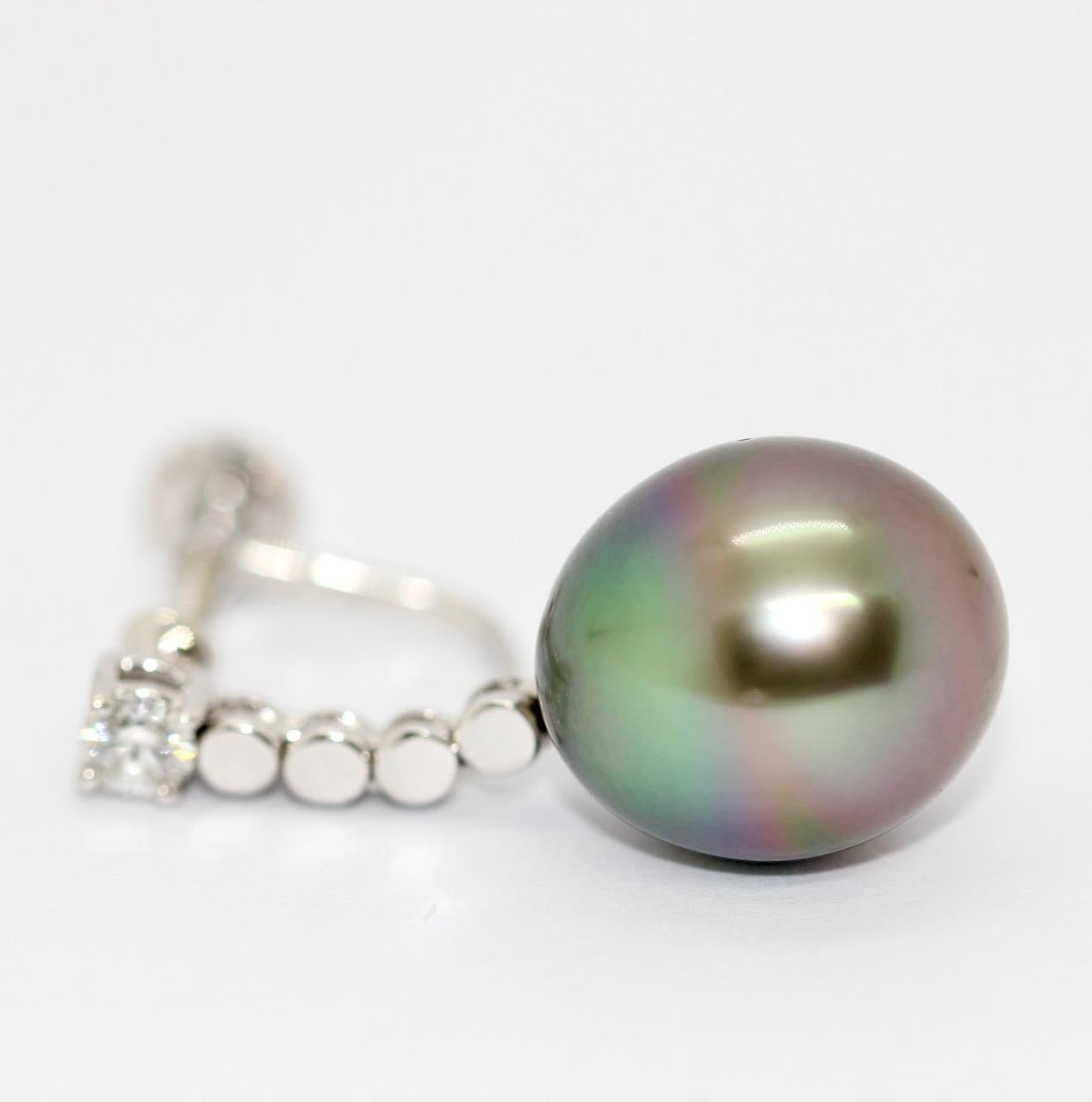 Diamond Gold Earrings set with white and gray South Sea Pearl, Tahitian Pearl For Sale 9