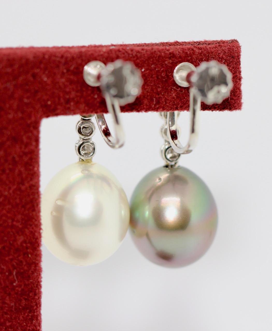 Diamond Gold Earrings set with white and gray South Sea Pearl, Tahitian Pearl For Sale 2