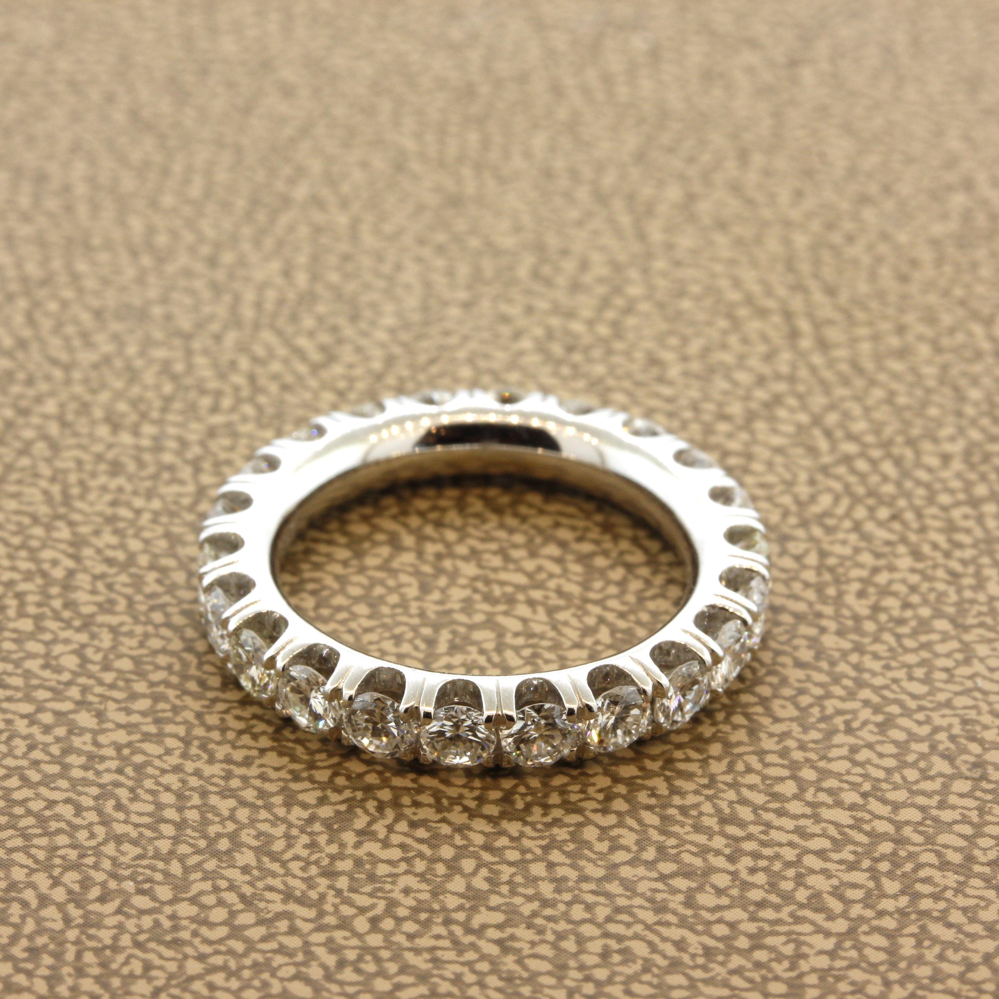 Round Cut Diamond Gold Eternity Band Ring For Sale