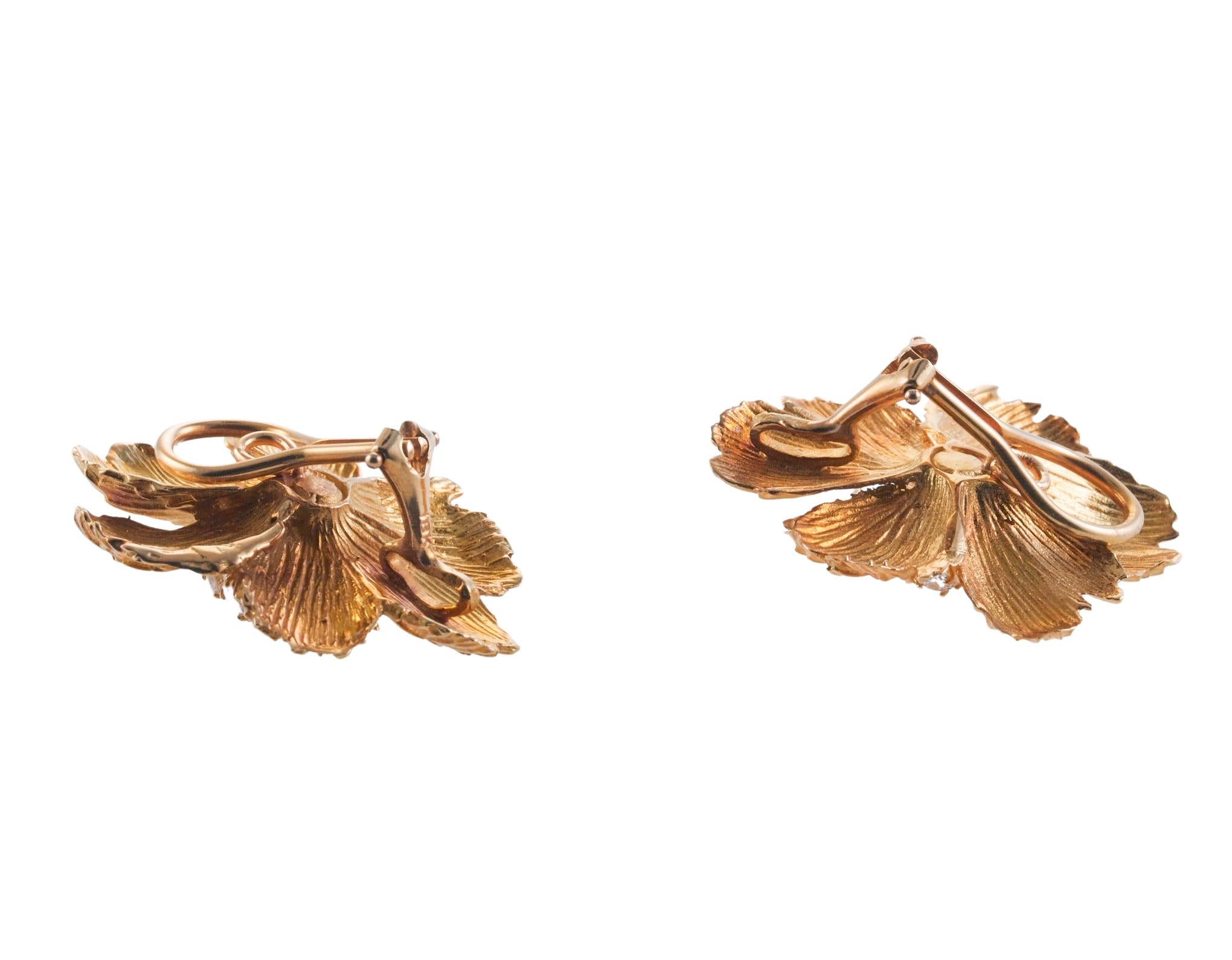 Diamond Gold Flower Earrings For Sale 1