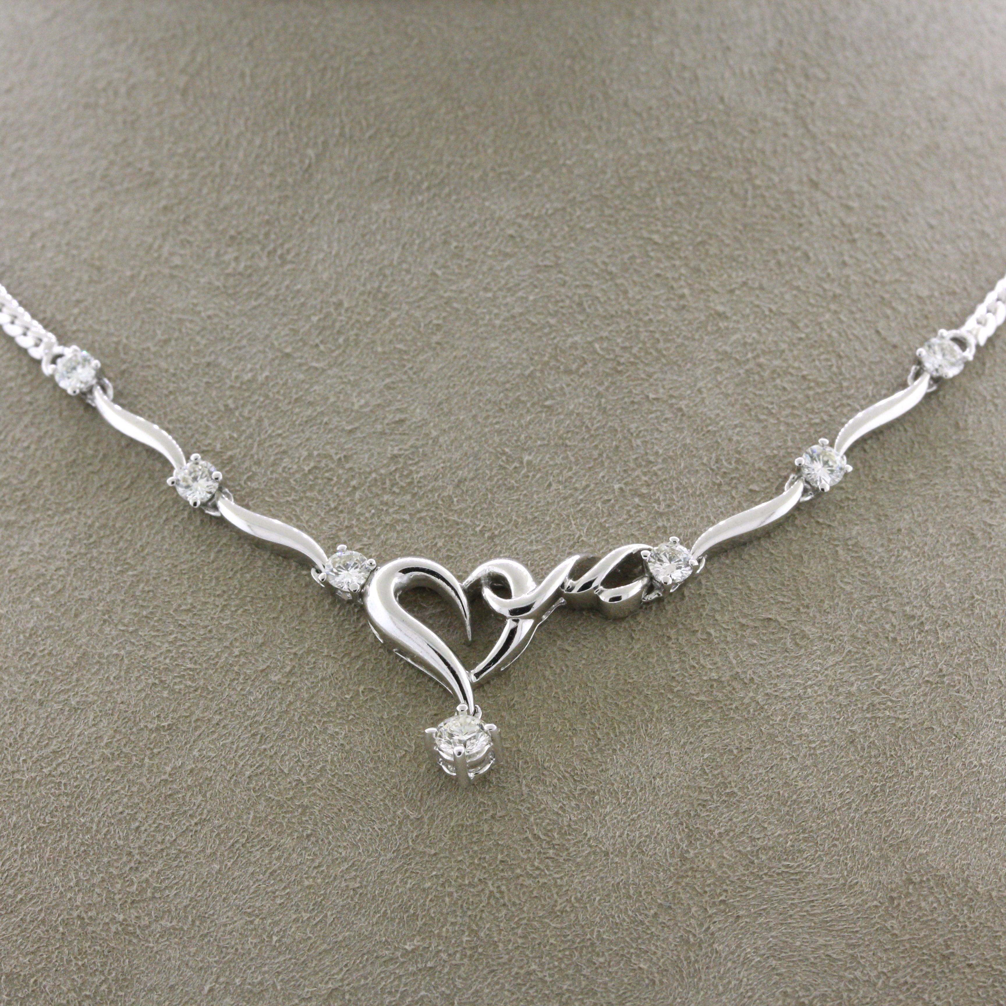 Round Cut Diamond Gold Heart-Motif Necklace For Sale