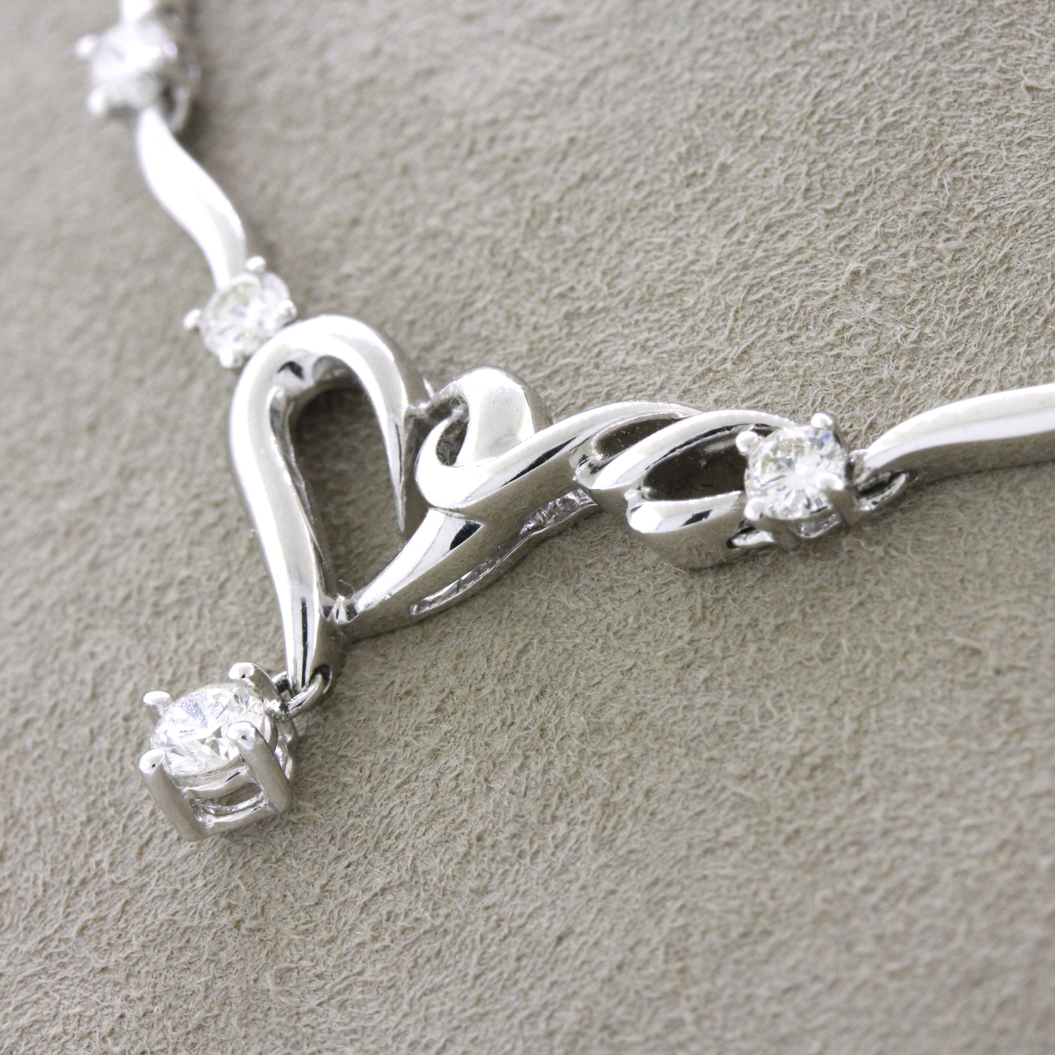 Women's Diamond Gold Heart-Motif Necklace For Sale