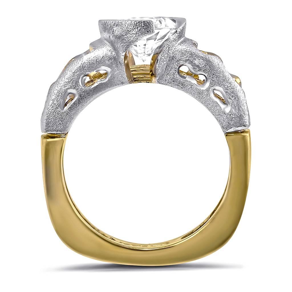 Contemporaneo Anello di fidanzamento con diamante in oro Hidden Realms Cocktail Wedding Ring Fatto a mano a NYC in vendita
