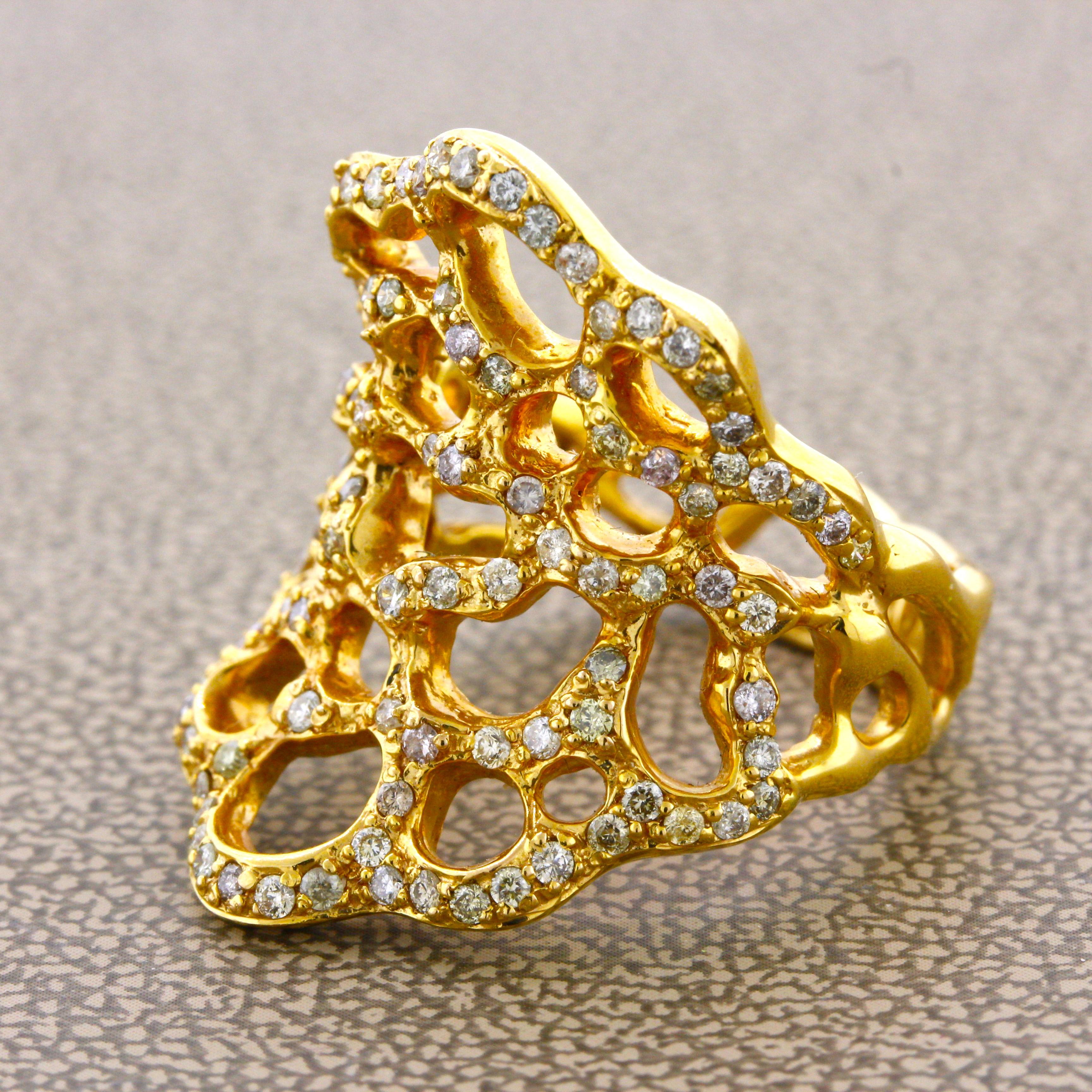 Gold Wabenförmiger Ring mit Diamanten im Zustand „Neu“ in Beverly Hills, CA