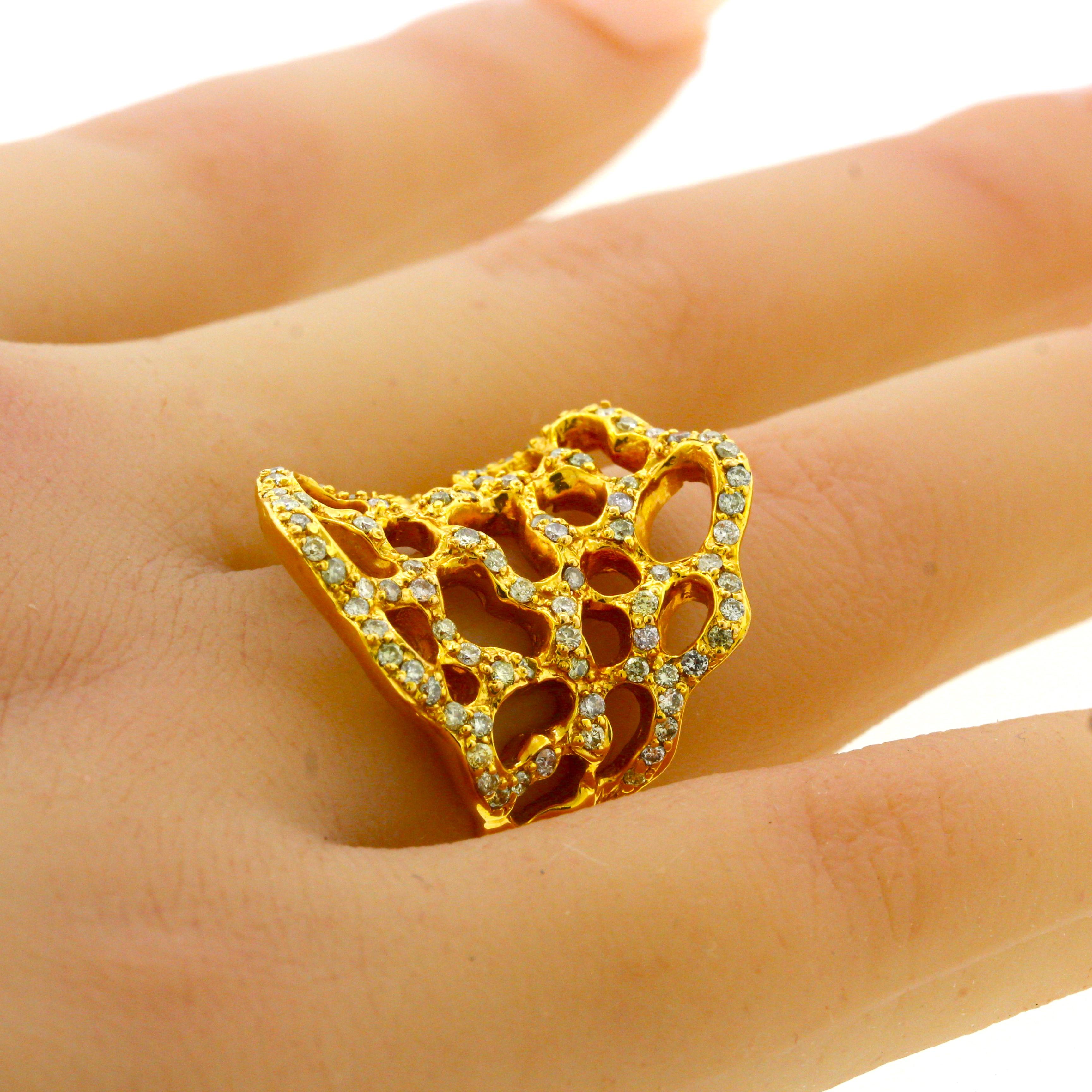 Gold Wabenförmiger Ring mit Diamanten 2