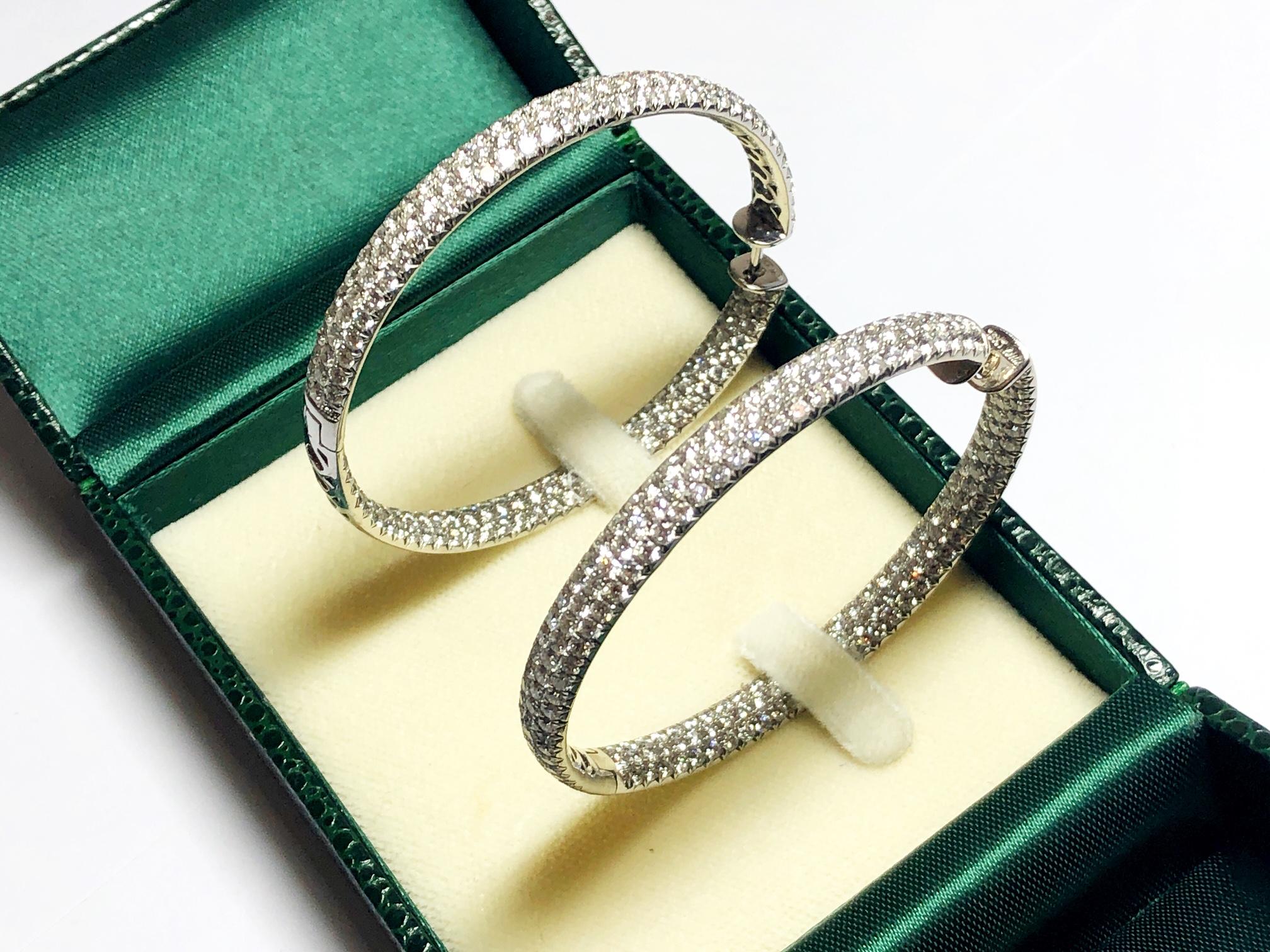 Diamond Gold Hoop Earrings In New Condition In London, GB