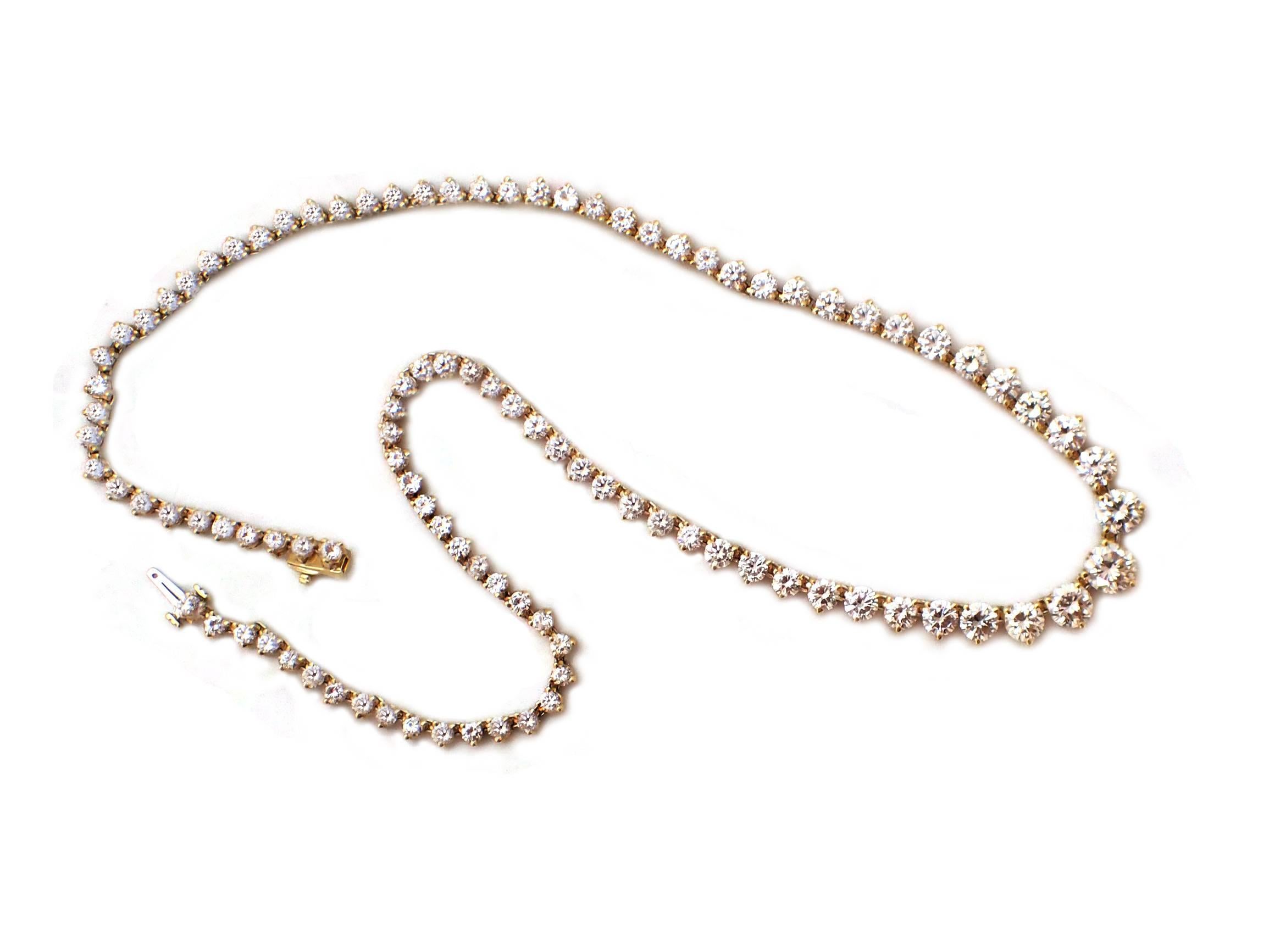 Diamond Gold Line Necklace In Excellent Condition For Sale In New York, NY