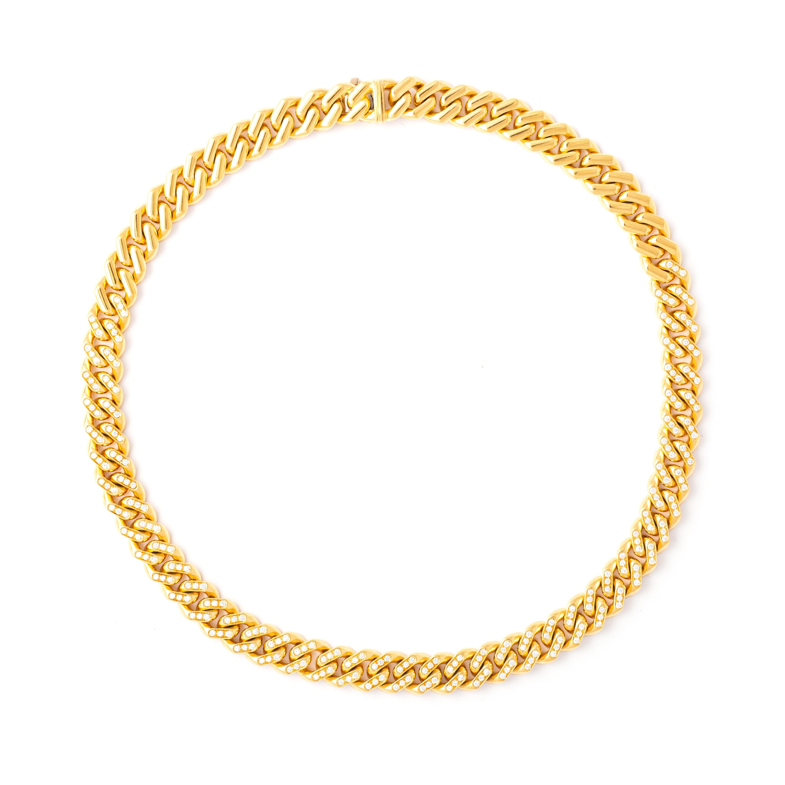 Necklace in 18kt yellow gold set with 258 diamonds 2.75 cts

Length: 43.00 centimeters (16.93 inches)

Total weight: 136.32 grams.

Width : 1.00 centimeters (0.39 inches)