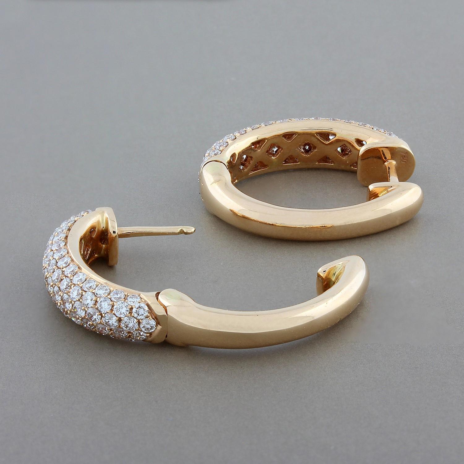 Round Cut Diamond Gold Oval Hoop Earrings For Sale