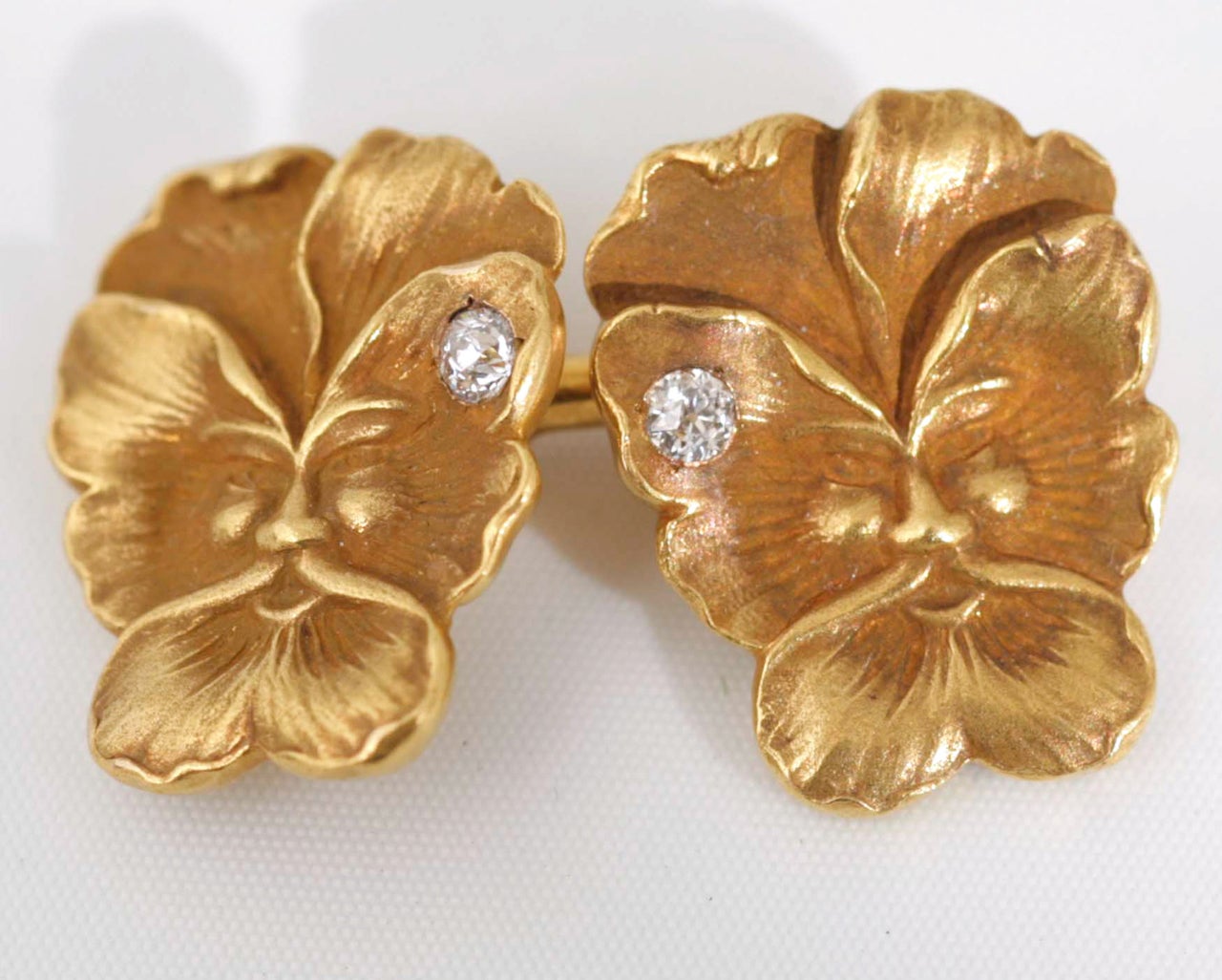 Women's or Men's Art Nouveau Cufflinks in 14 Karat Gold with a Single Diamond, USA circa 1890 For Sale