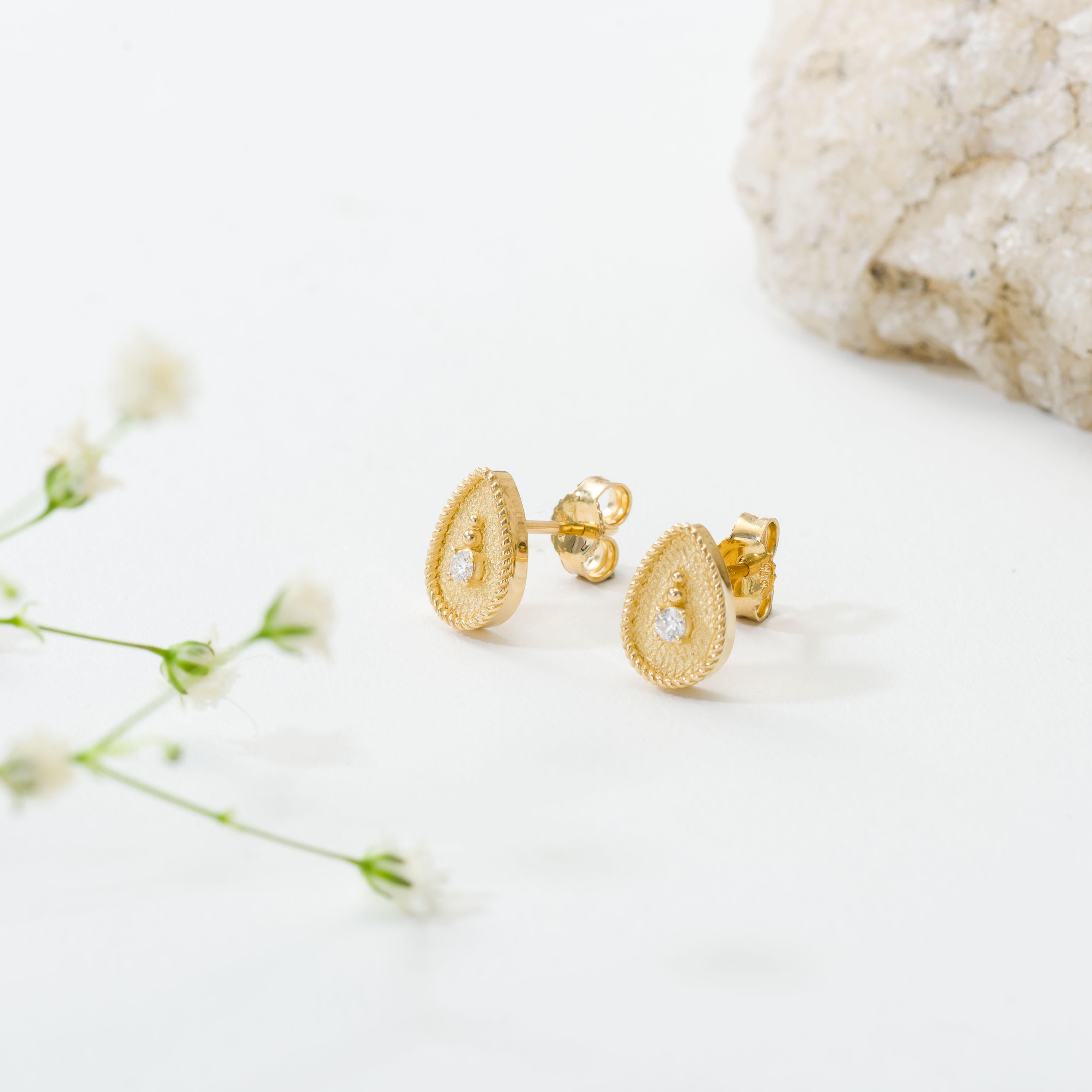 Women's Diamond Gold Pear Earrings For Sale