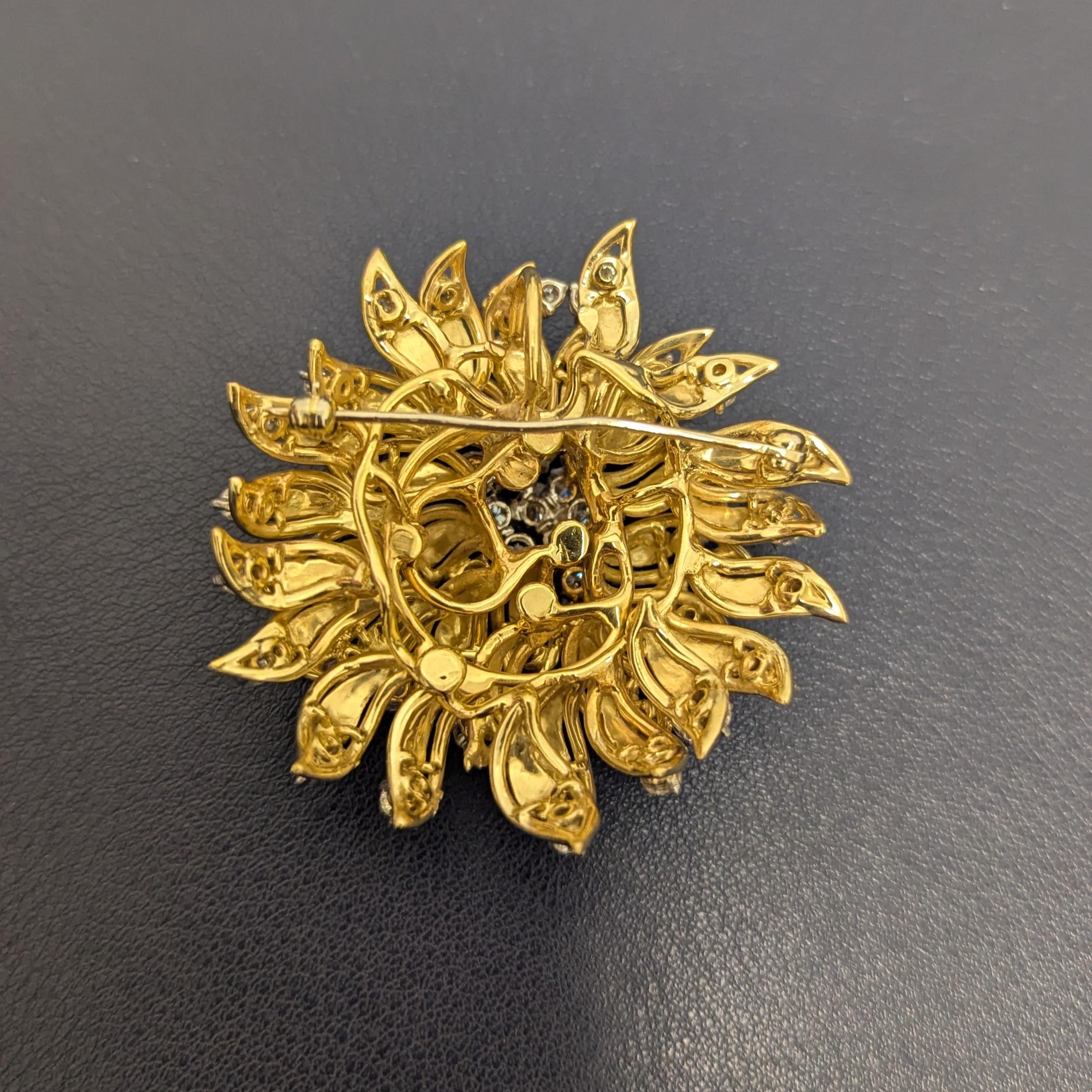Broche Colgante Flor Diamante Oro Platino en Excelente estado para la venta en New York, NY