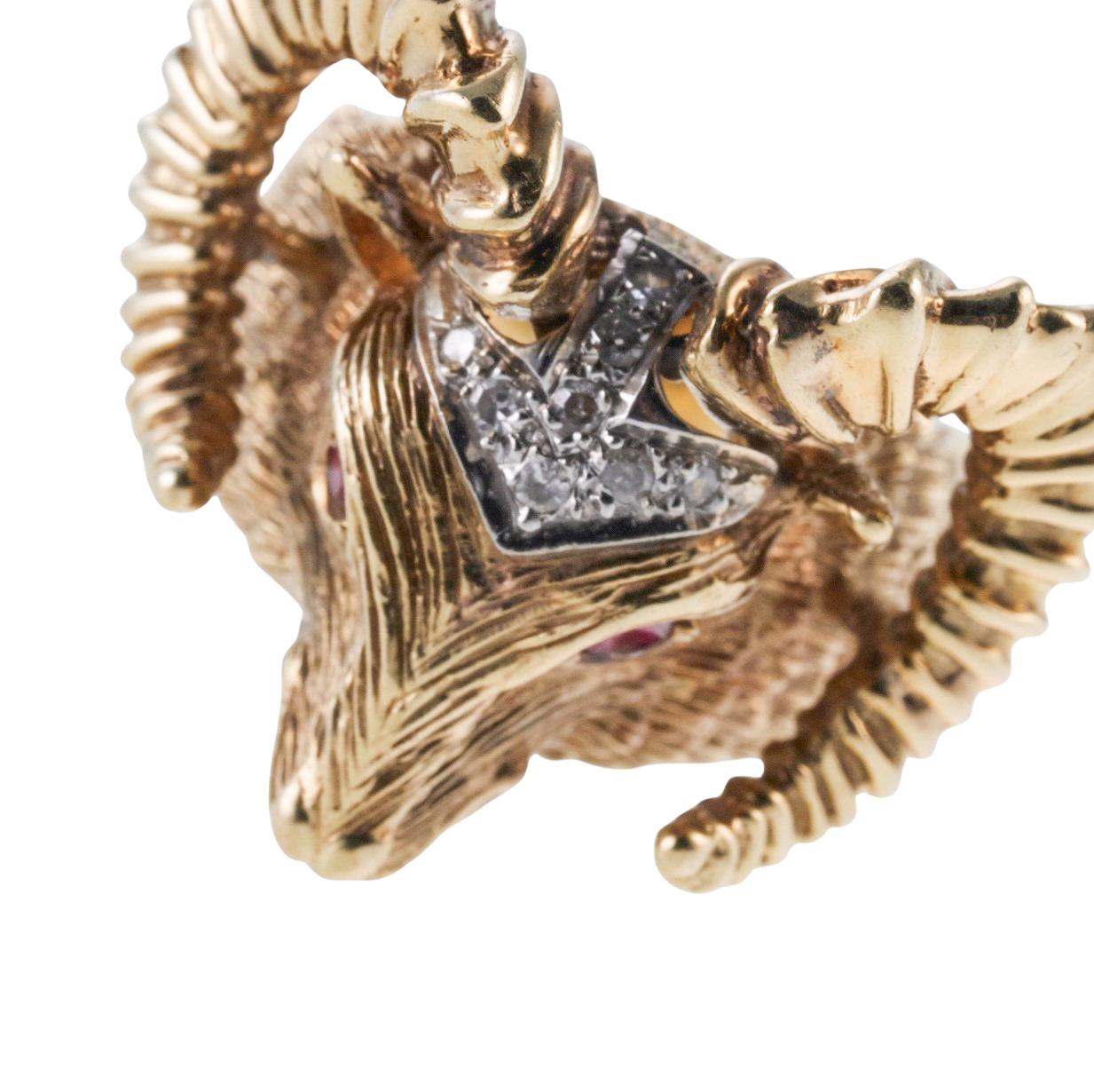 Bague tête de bélier en or avec diamant Excellent état - En vente à New York, NY