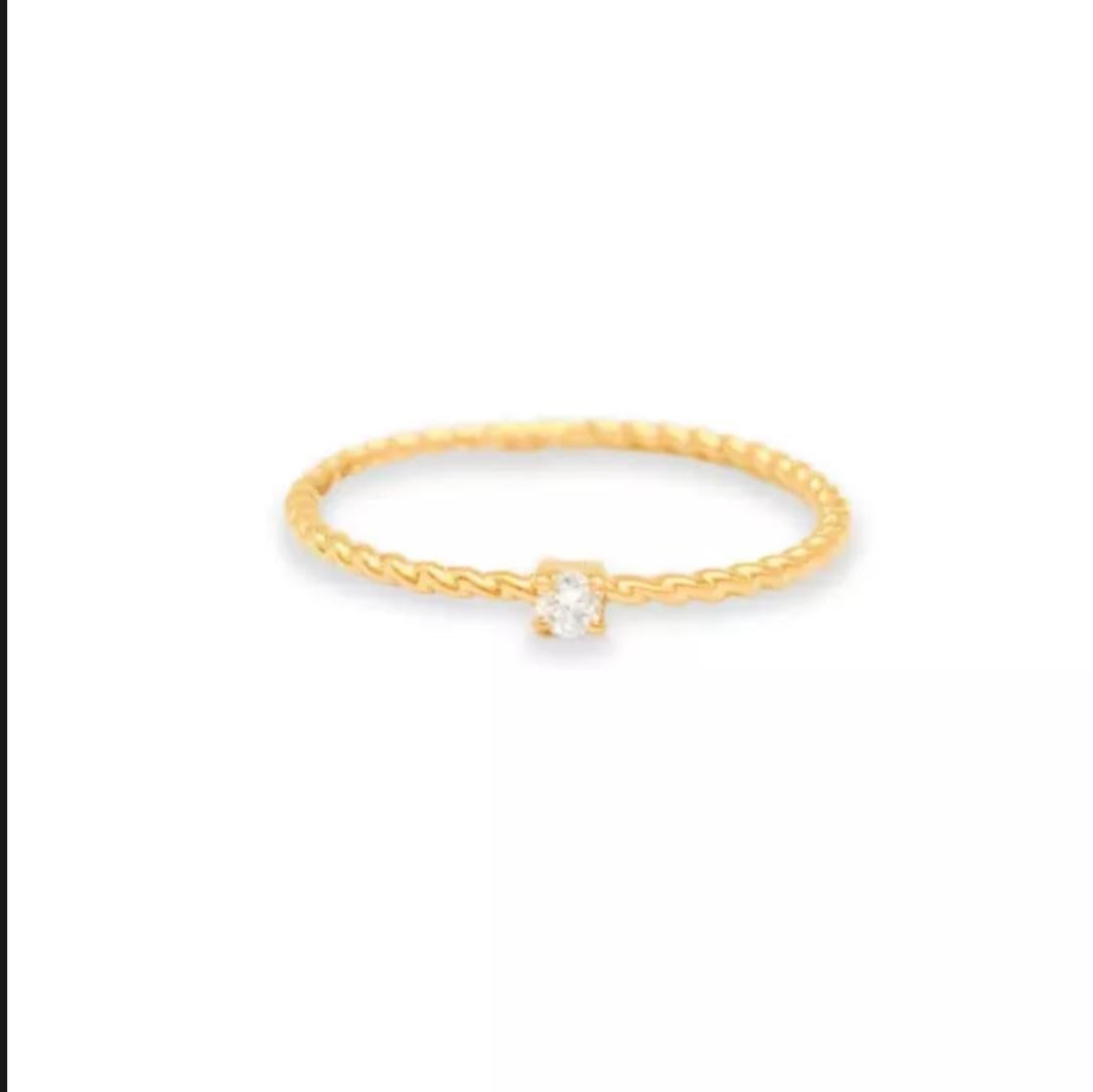Diamond Gold Ring 14K Engagement White Cut Solitaire Round diamond Twist Band In New Condition For Sale In Chicago, IL