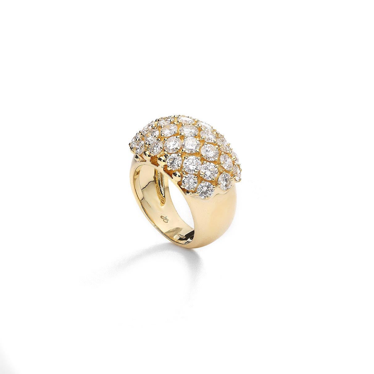 Ring in 18kt yellow gold set with 31 diamonds 3.58 cts Size 50