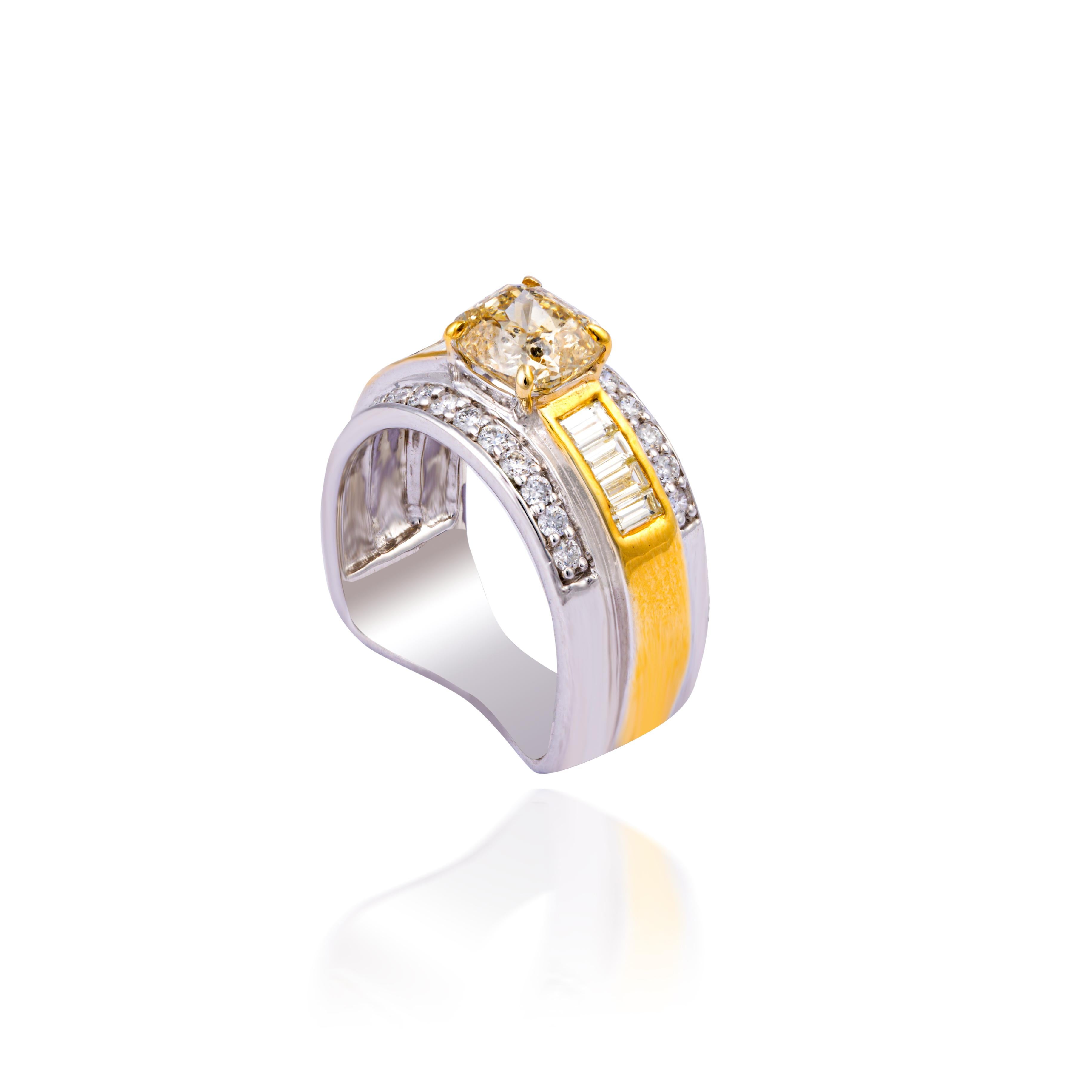 18k gold 1.07cts Diamond & 2.04cts diamond soli Ring  In New Condition In jaipur, IN
