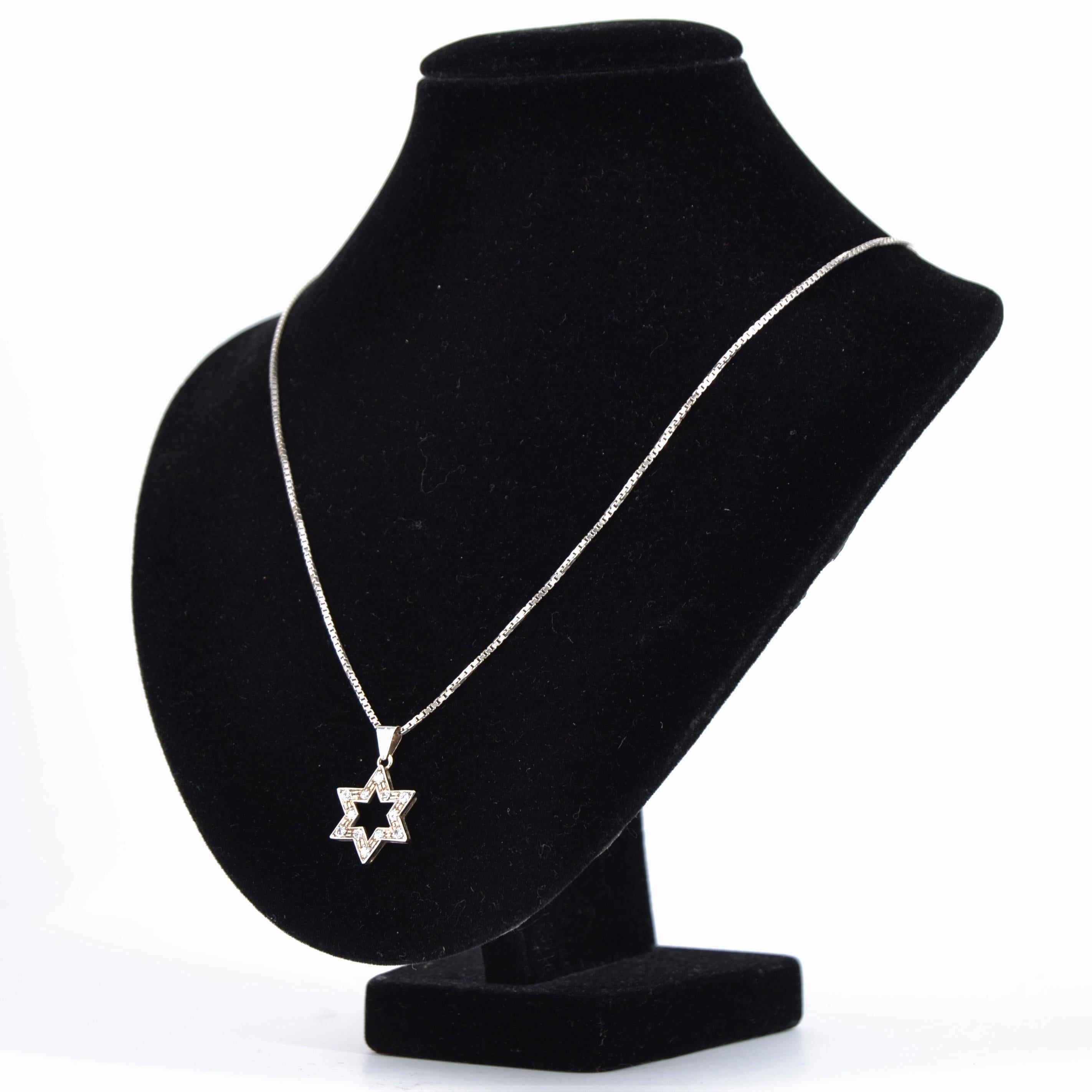 Diamond Gold Star Pendant with Chain For Sale 3