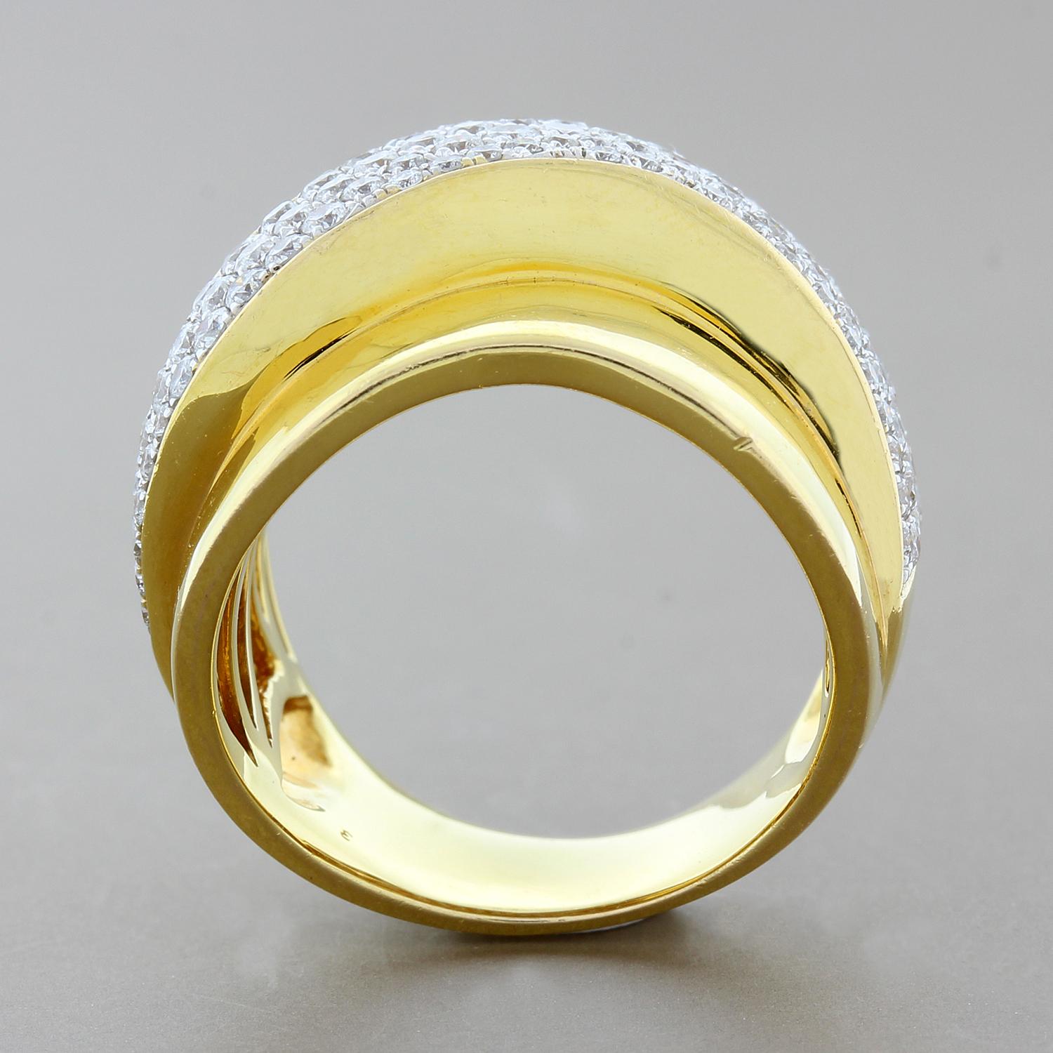 Diamond Gold Wave Band In New Condition For Sale In Beverly Hills, CA