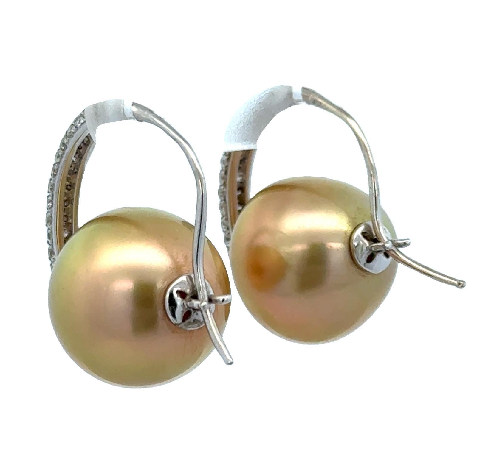 Orecchini moderni con diamante e perla dorata in oro giallo 14 carati In condizioni ottime in vendita a Boca Raton, FL