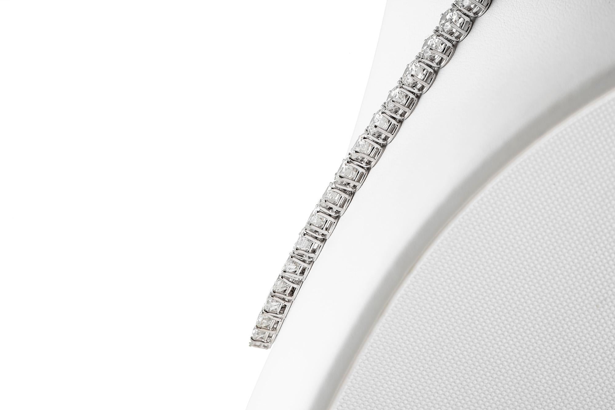 Diamant-Halskette Riviera mit abgestuften Diamanten im Zustand „Hervorragend“ im Angebot in New York, NY