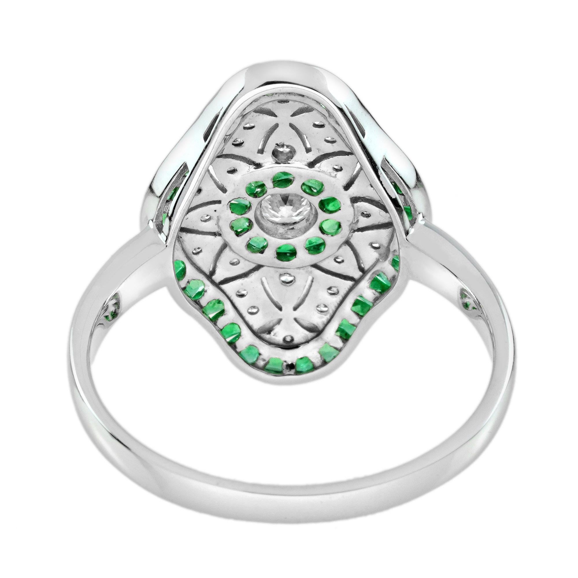 Taille ronde Bague en or blanc avec diamant et émeraude verte d'inspiration Art Deco en vente