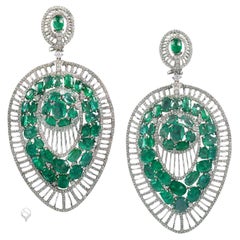 Boucles d'oreilles chandelier en diamant et émeraude verte