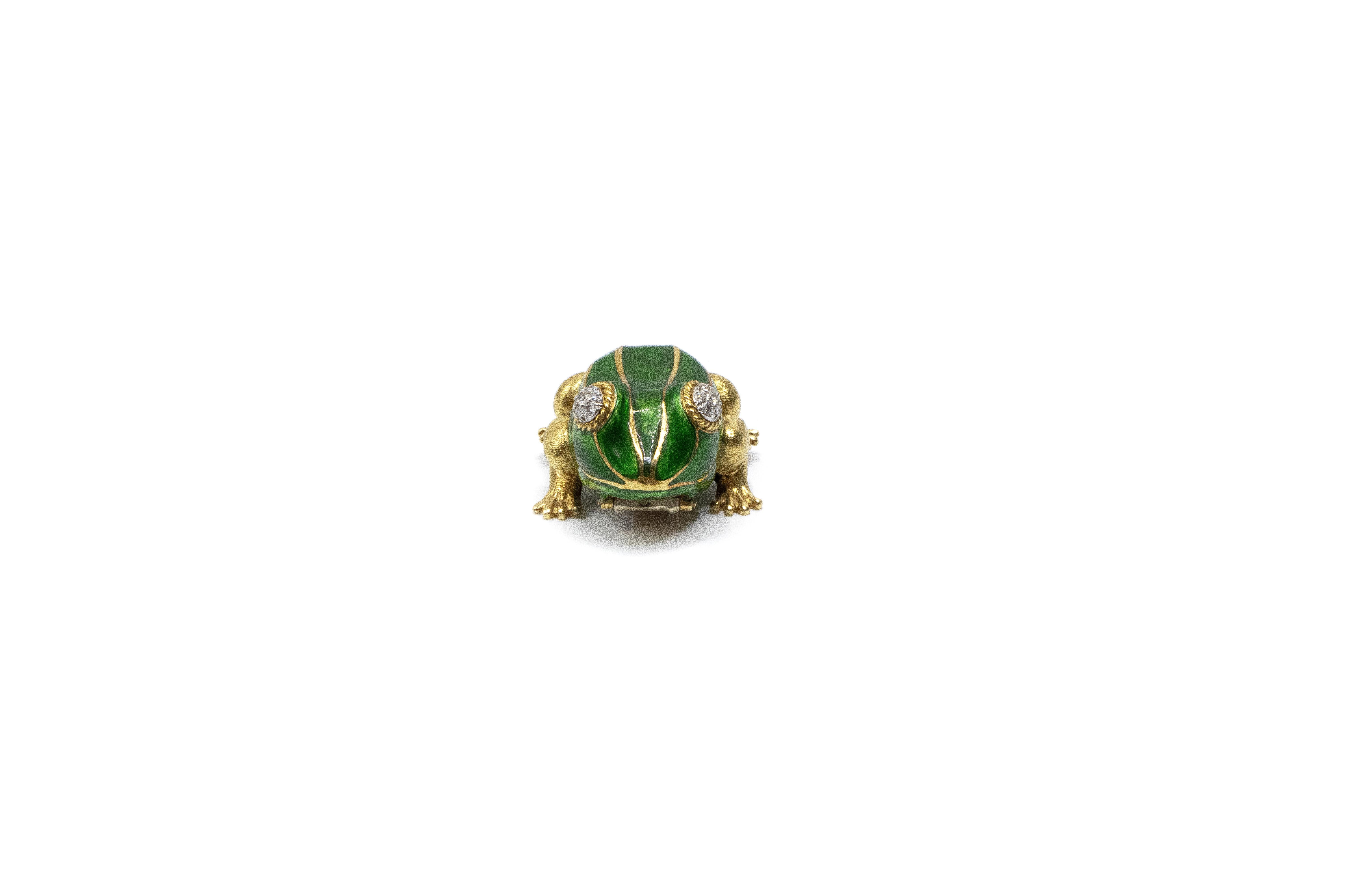 Diamond Green Enamel Frog 18 Karat Gold Brooch In Good Condition For Sale In New York, NY