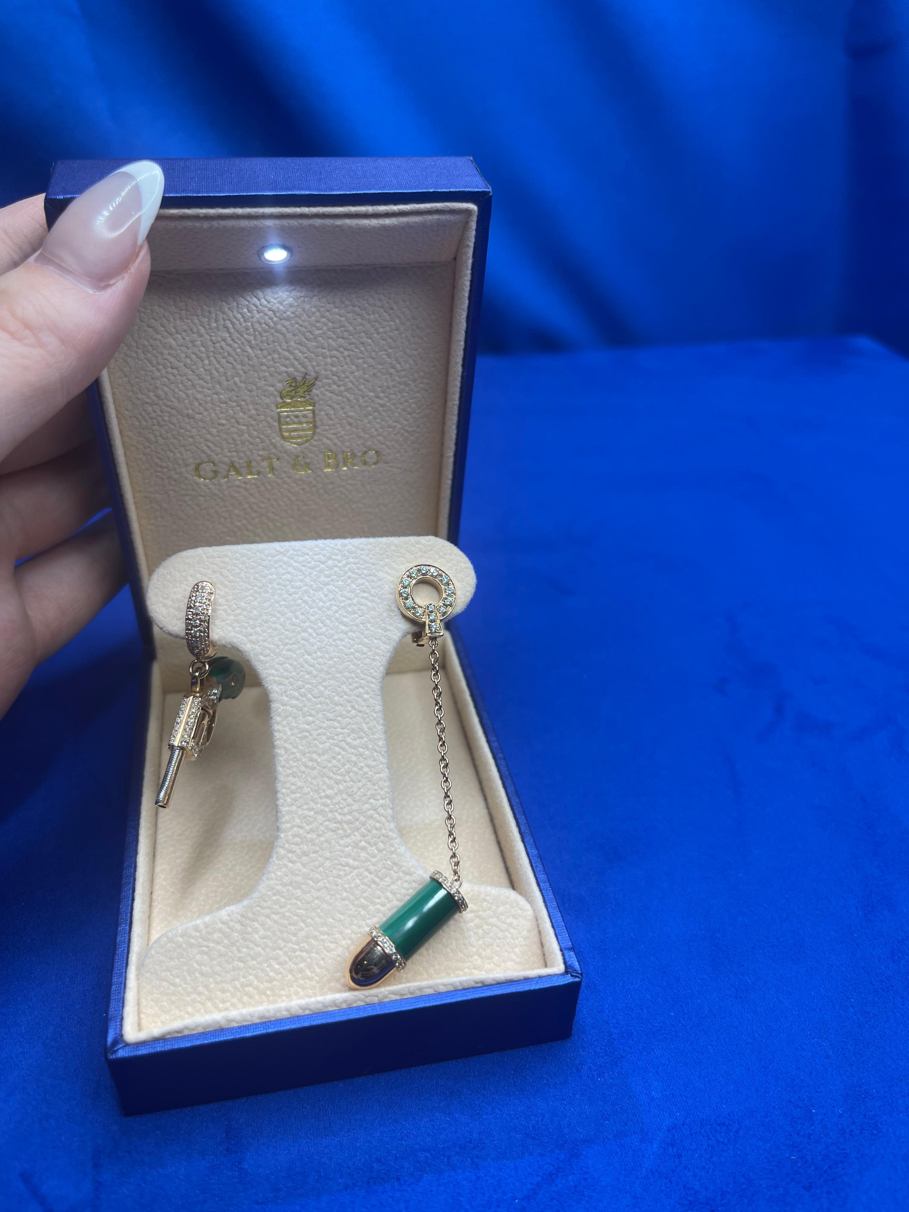 Modern Diamond Green Malachite Bullet 18 Karat Rose Gold Circle Drop Chain Earrings For Sale