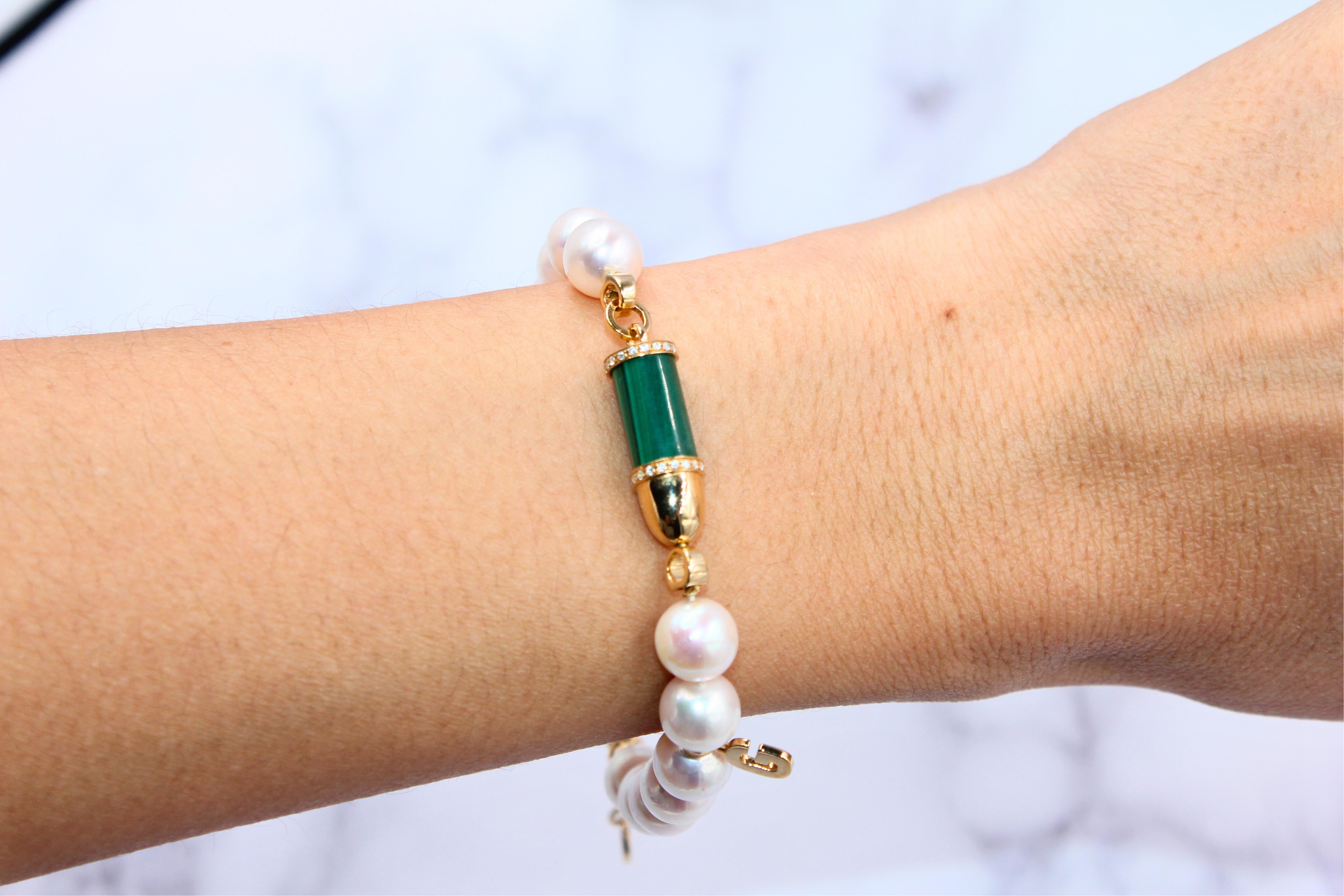 Bracelet en or avec perles des mers du sud, diamant, malachite, pavé et fusée. en vente 10