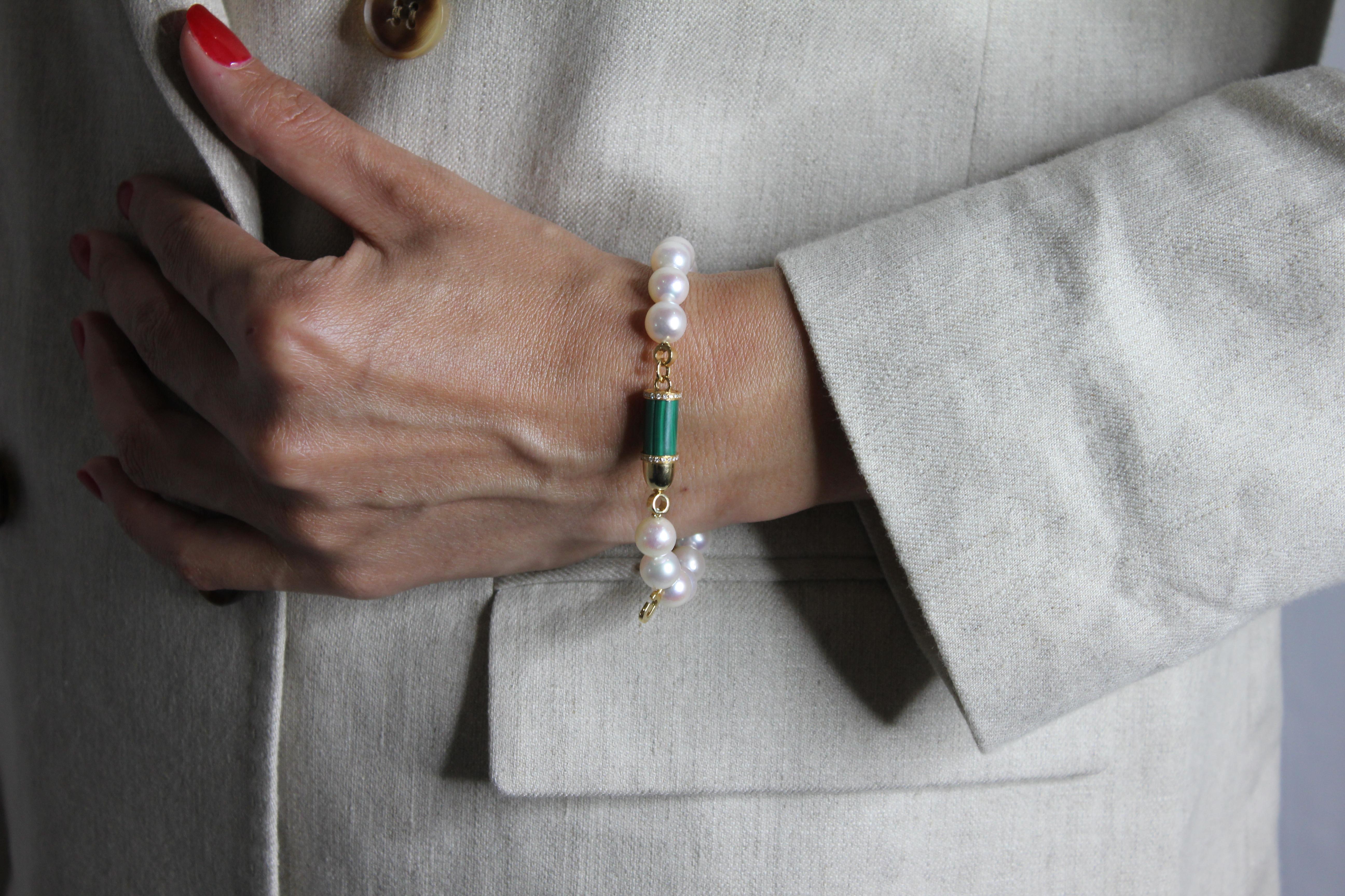 Bracelet en or avec perles des mers du sud, diamant, malachite, pavé et fusée. en vente 2