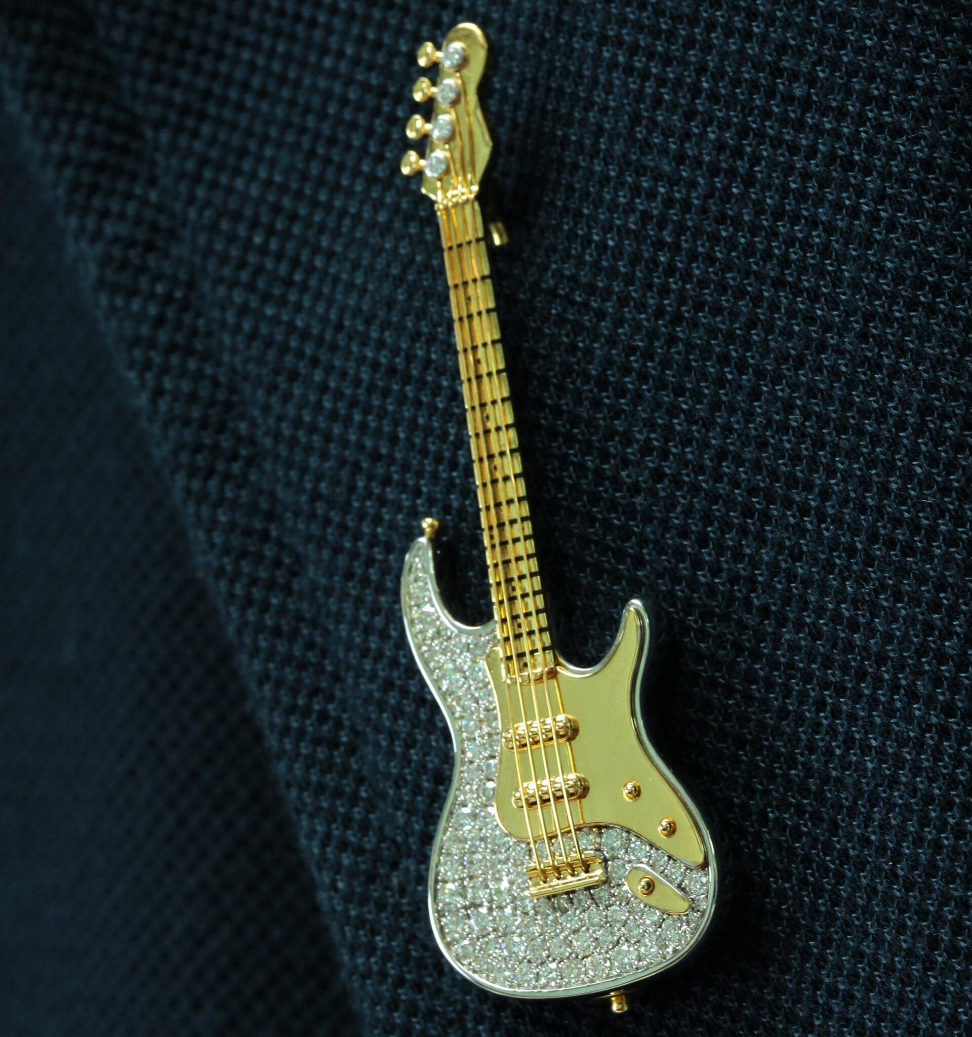 Round Cut Diamond Guitar 18 Karat Yellow and White Gold Brooch For Sale