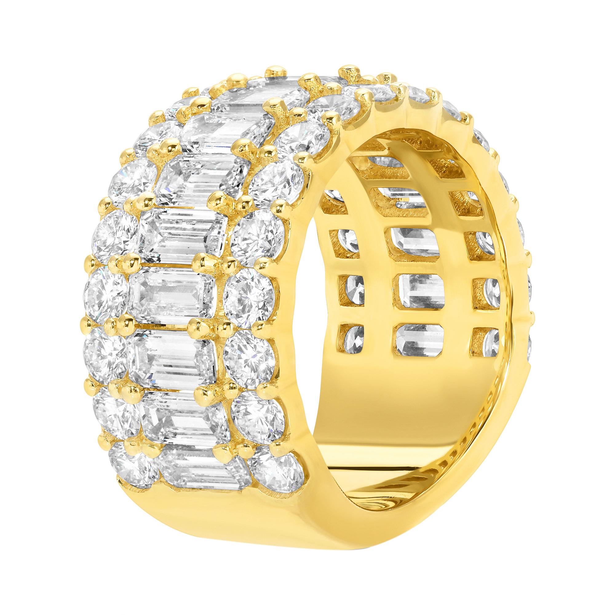 Diamond Half Eternity Band Ring Emerald Round 5.28 Carats 18K Yellow Gold In Excellent Condition For Sale In Aliso Viejo, CA