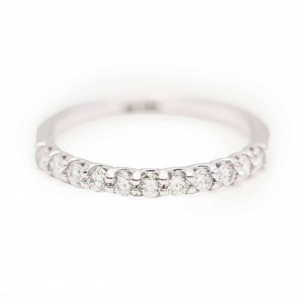 Media alianza de diamantes para mujer  11x Diamantes talla brillante con un peso total de 0,40cts en calidad G/VS  Talla 11,5 18 kt. Oro blanco  1.80 gramos  Artículo nuevo sólo disponible en la web  Referencia:D363102CG