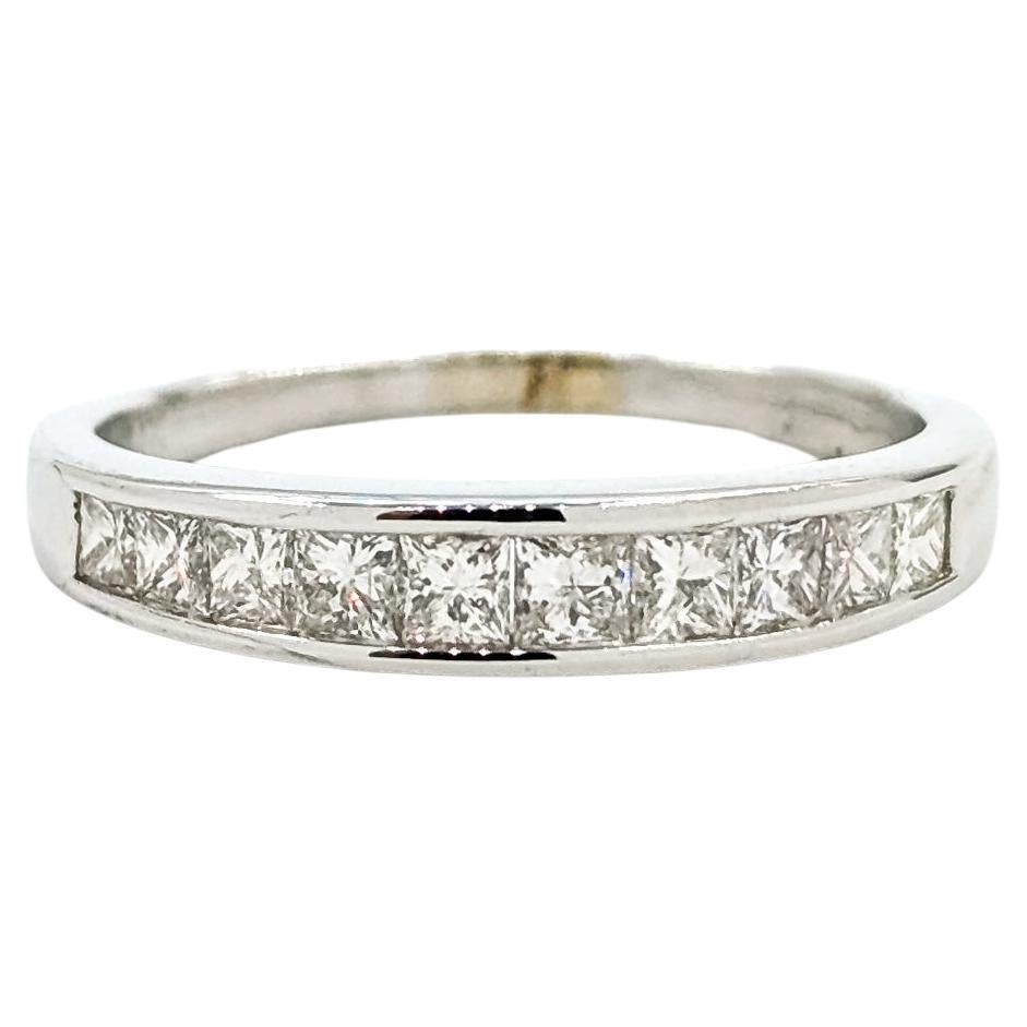 Anello a mezza eternità con diamante in oro bianco 14 carati