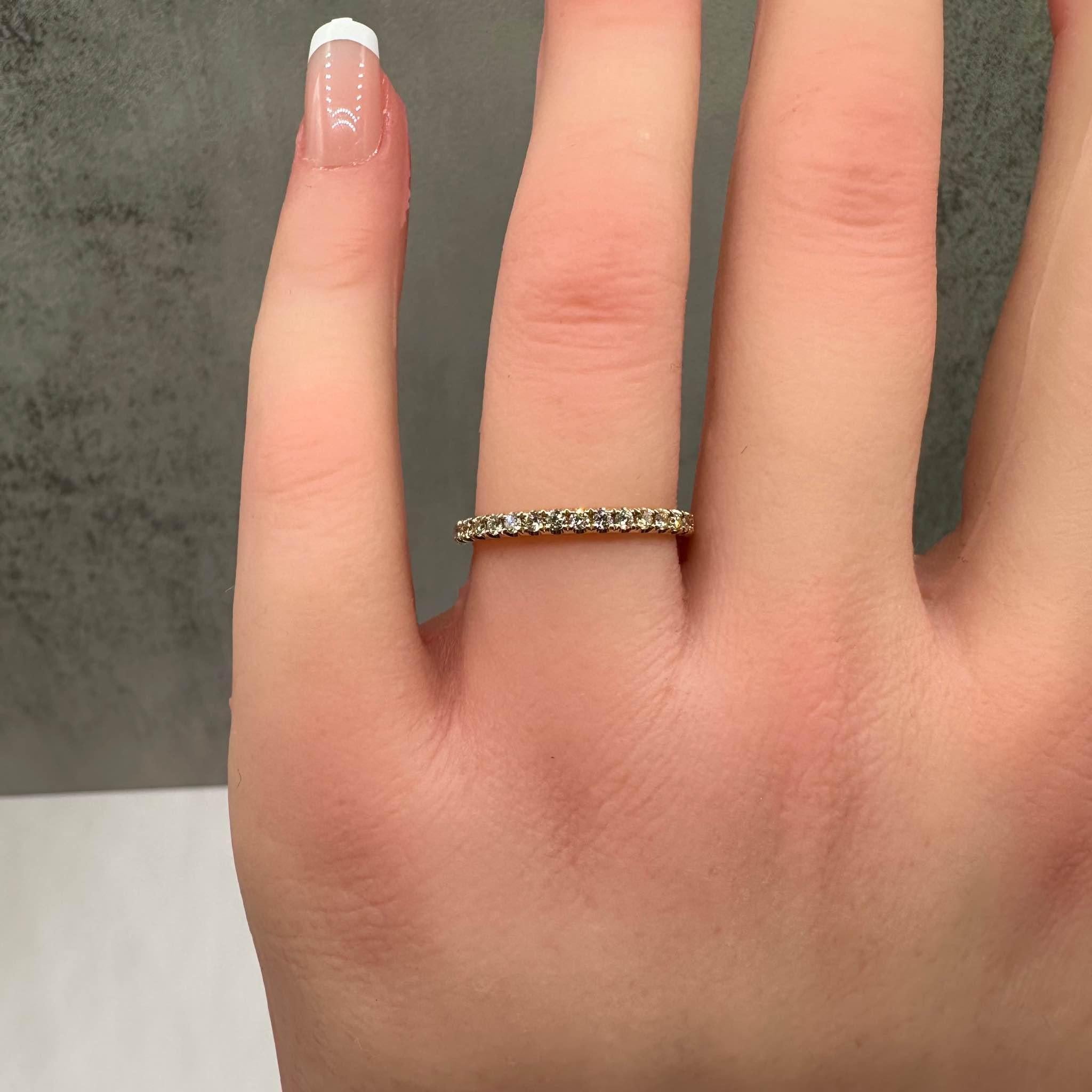 Diamant-Halber Eternity-Ring aus 14kt Gelbgold mit 0,25 Karat Diamanten, Größe 6,75 im Zustand „Neu“ im Angebot in West Hempstead, NY