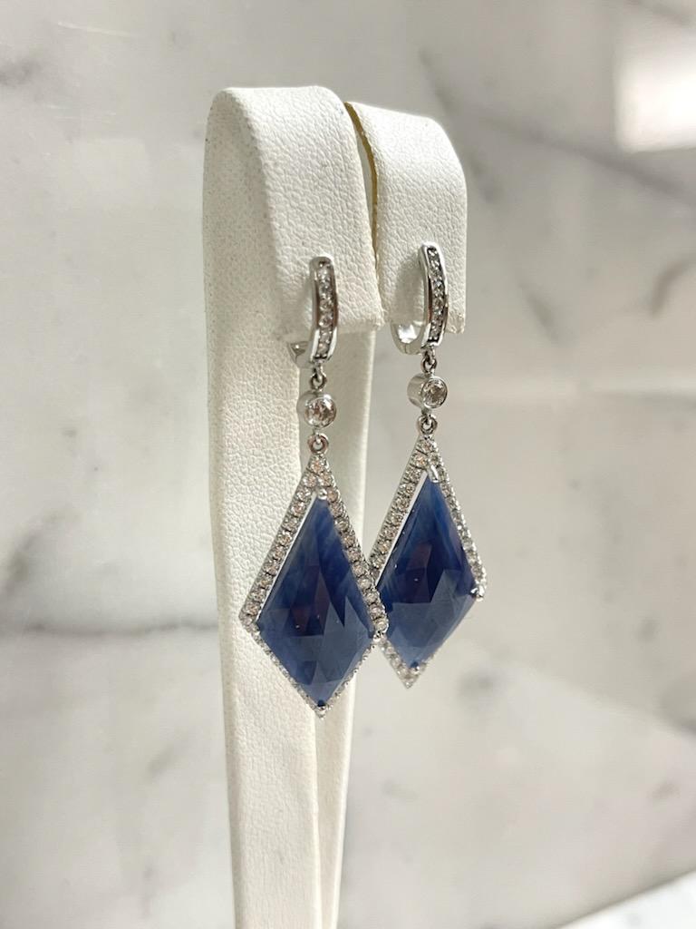 Diamond Halo Blue Sapphire Dangle Earrings In New Condition For Sale In Los Angeles, CA