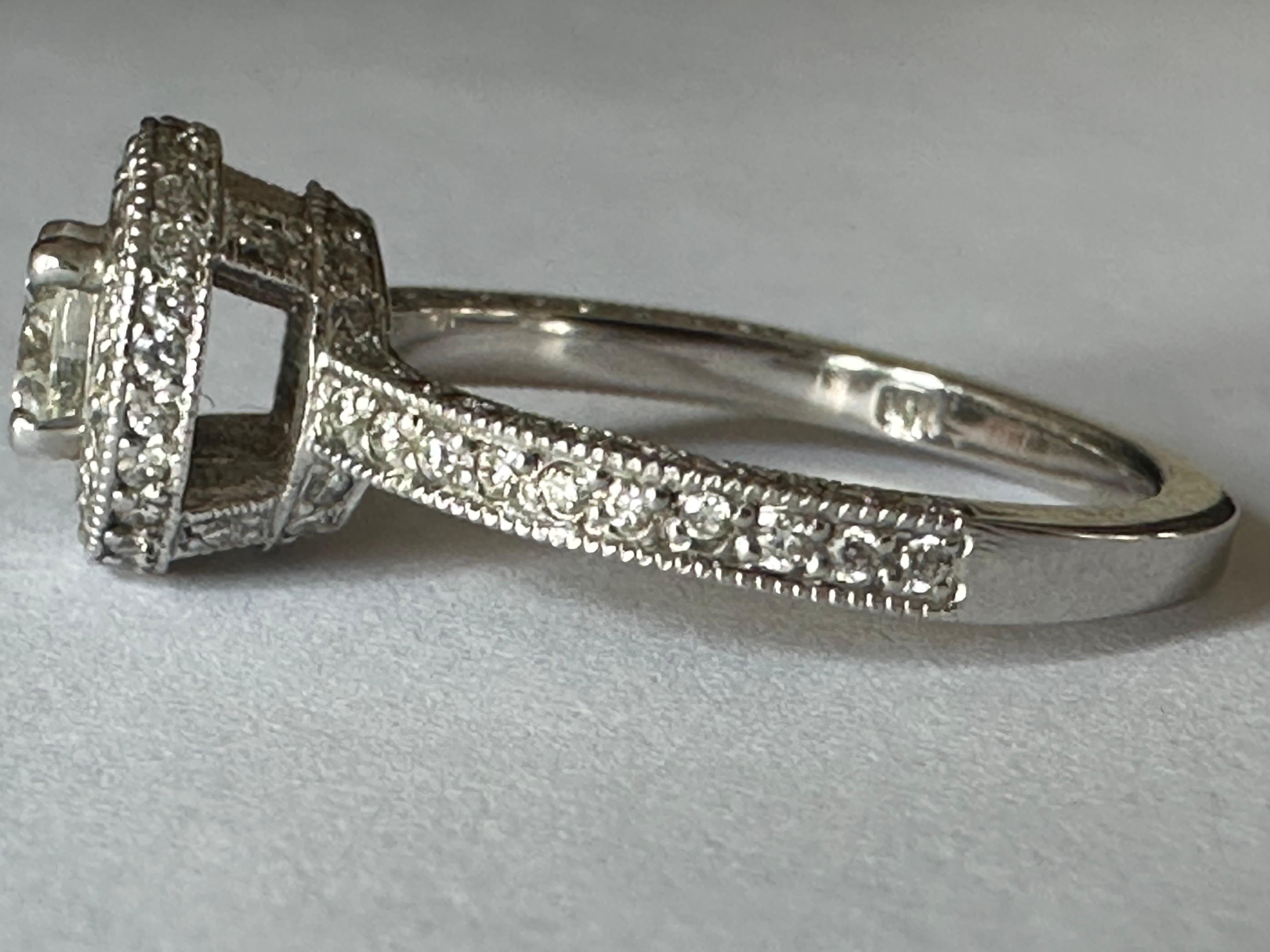 Diamant-Halo-Cluster-Ring mit Diamant  (Moderne) im Angebot