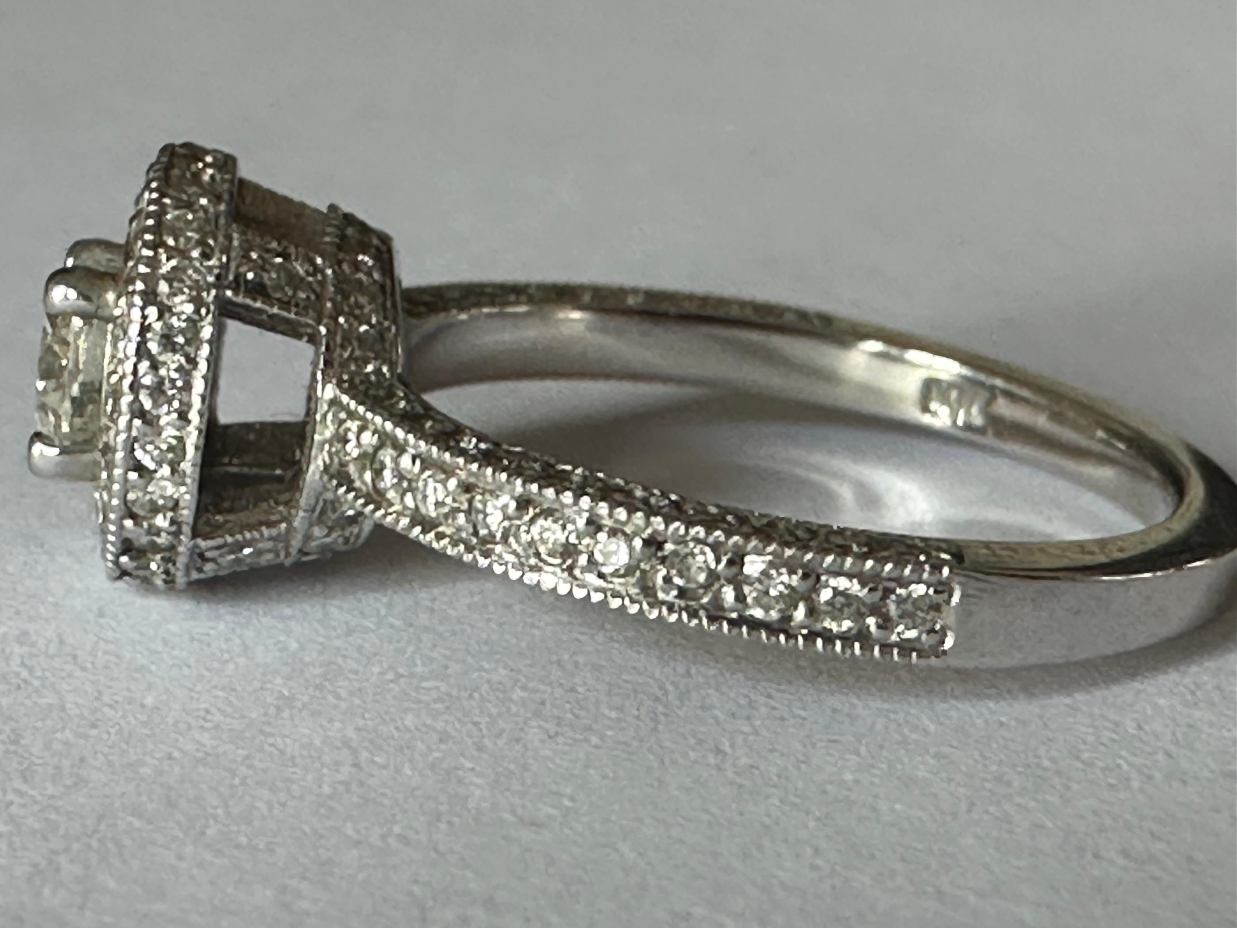Diamant-Halo-Cluster-Ring mit Diamant  (Brillantschliff) im Angebot