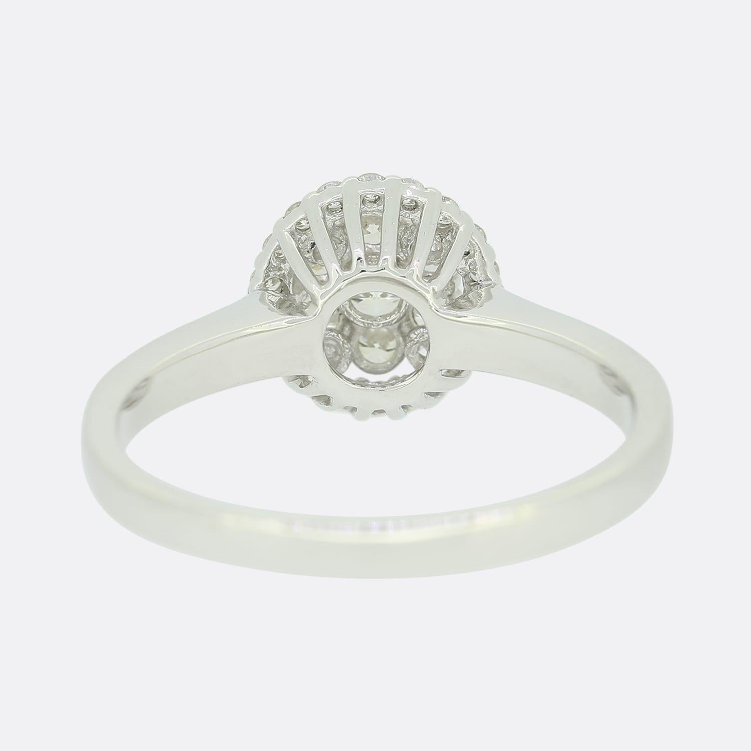 Diamond Halo Cluster Ring In Good Condition For Sale In London, GB