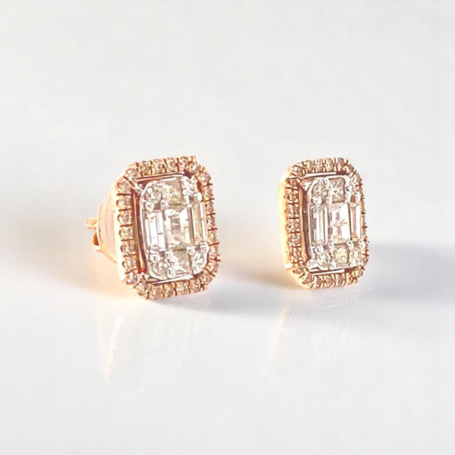 Orecchini con diamanti a raggiera in oro massiccio 14K (certificati) In condizioni Nuovo in vendita a New Delhi, DL