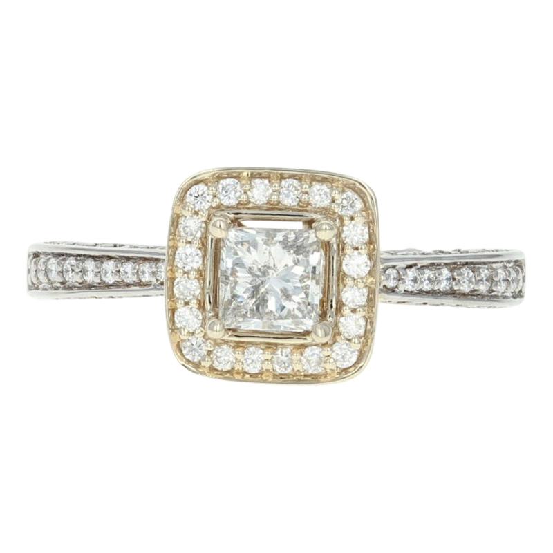 Bague de fiançailles en or blanc 18 carats avec halo de diamants, princesse 0,88 carat en vente