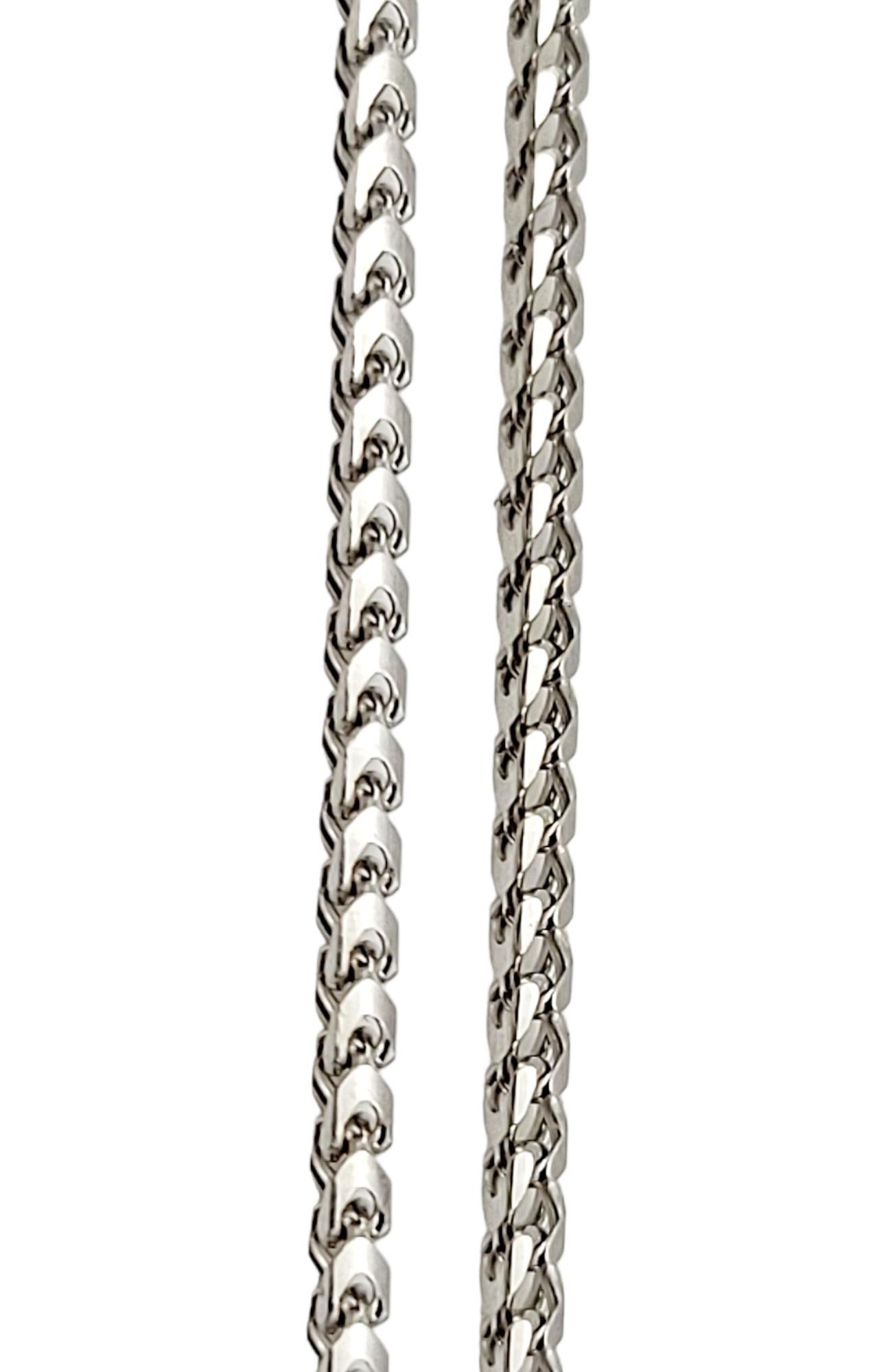 Collier à eau-forte en or blanc et jaune 18 carats avec halo de diamants et motifs floraux en vente 6