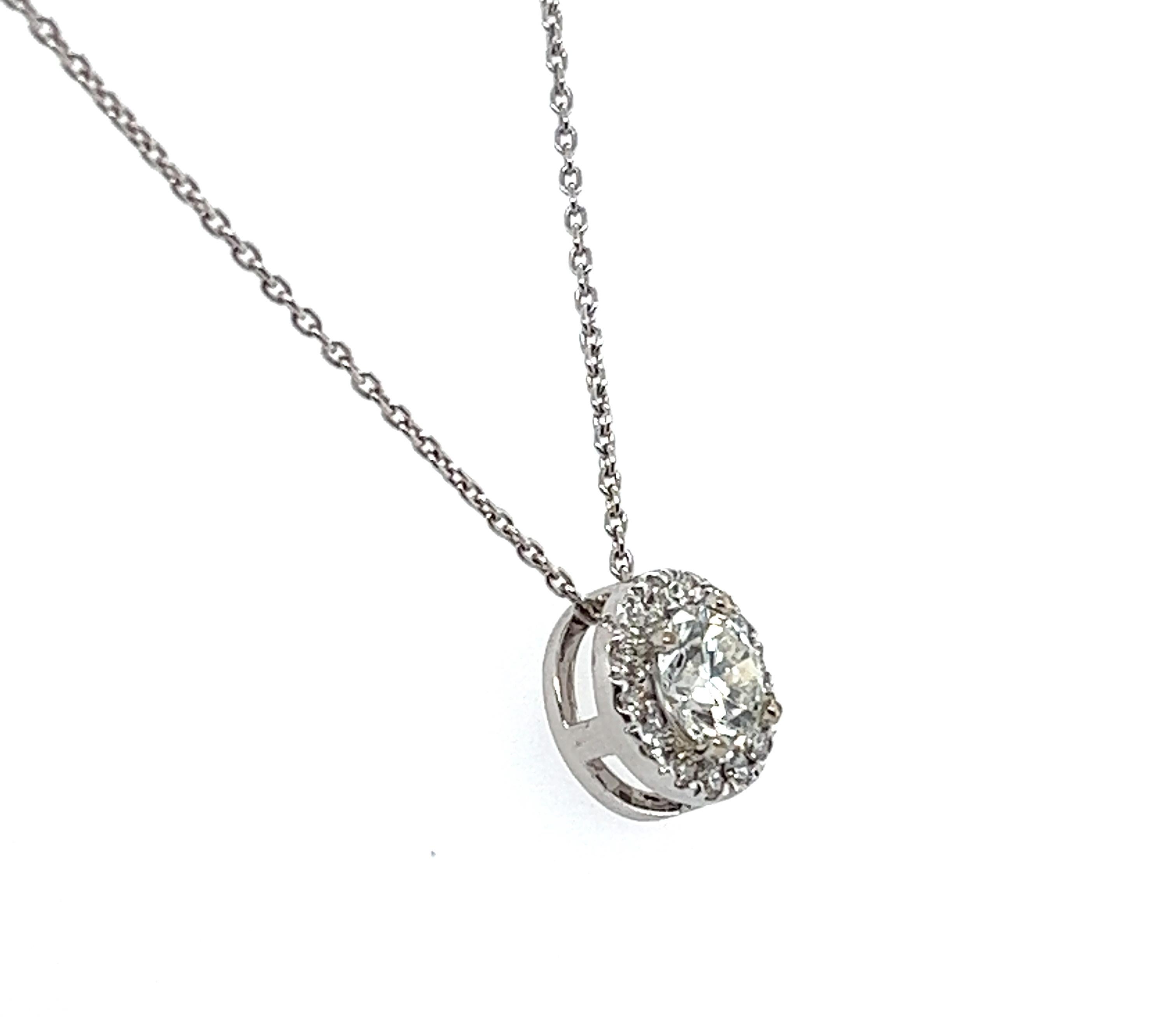 Pendentif en forme de halo en diamant véritable certifié par l'Institut d'études gaussiennes (GIA) de 0,65 ct de diamants ronds et brillants, 14 carats, neuf


Avec un véritable diamant central certifié GIA de 0,50ct, de taille ronde et