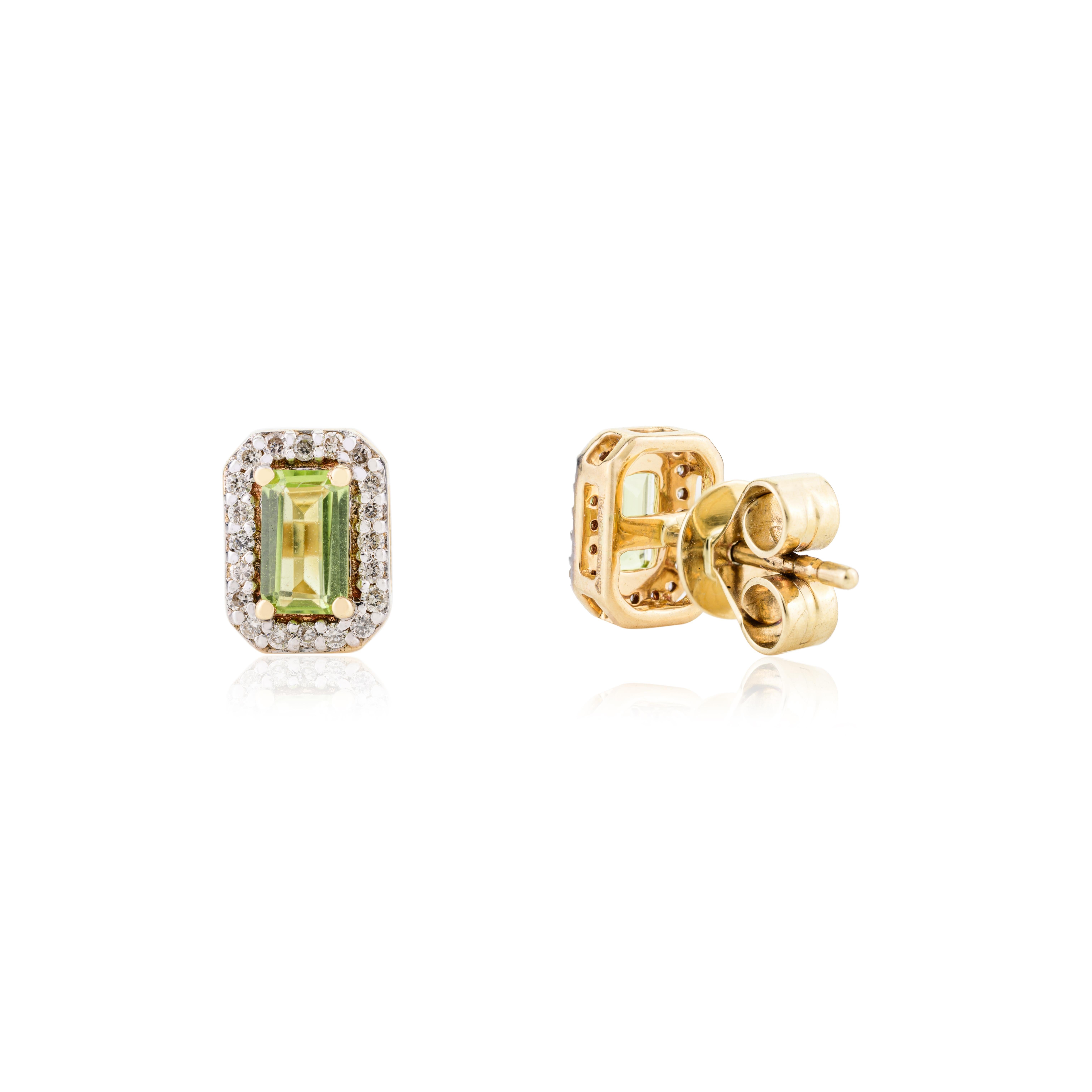 Halo de diamantes Peridoto Delicados pendientes para ella en oro amarillo macizo de 14k Modernista en venta