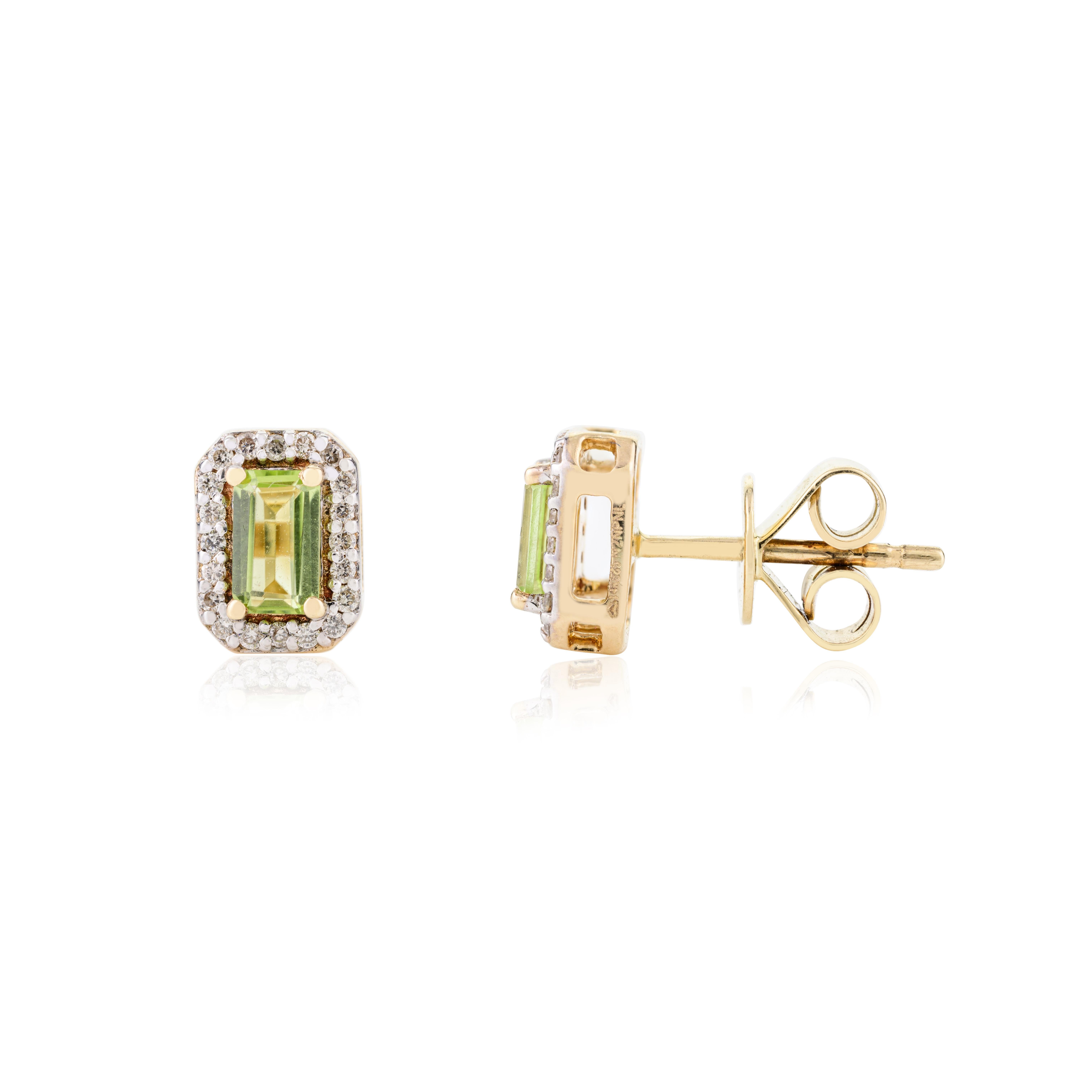 Halo de diamantes Peridoto Delicados pendientes para ella en oro amarillo macizo de 14k en Nuevo estado para la venta en New York, NY