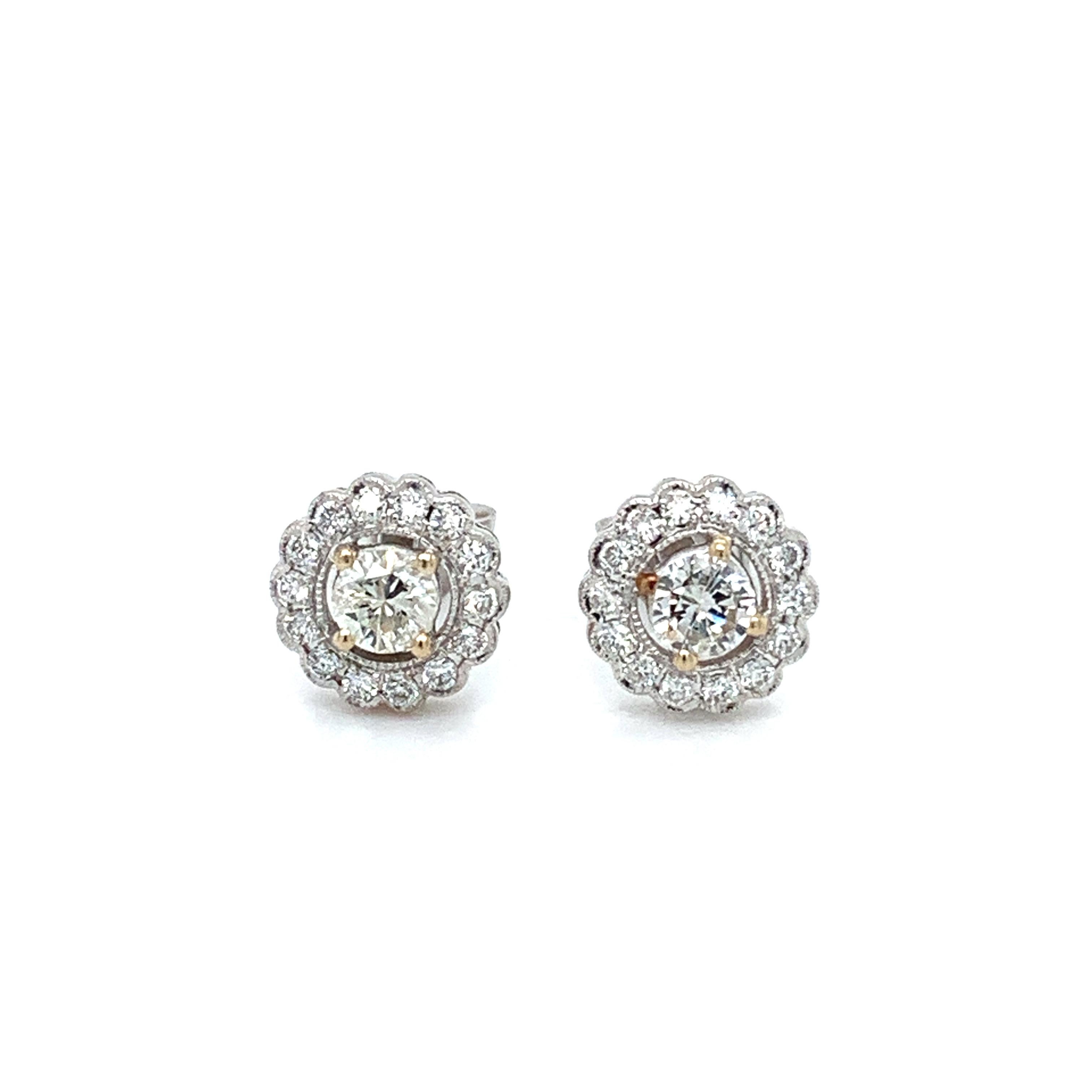 Round Cut Diamond halo stud earrings 18k white gold For Sale