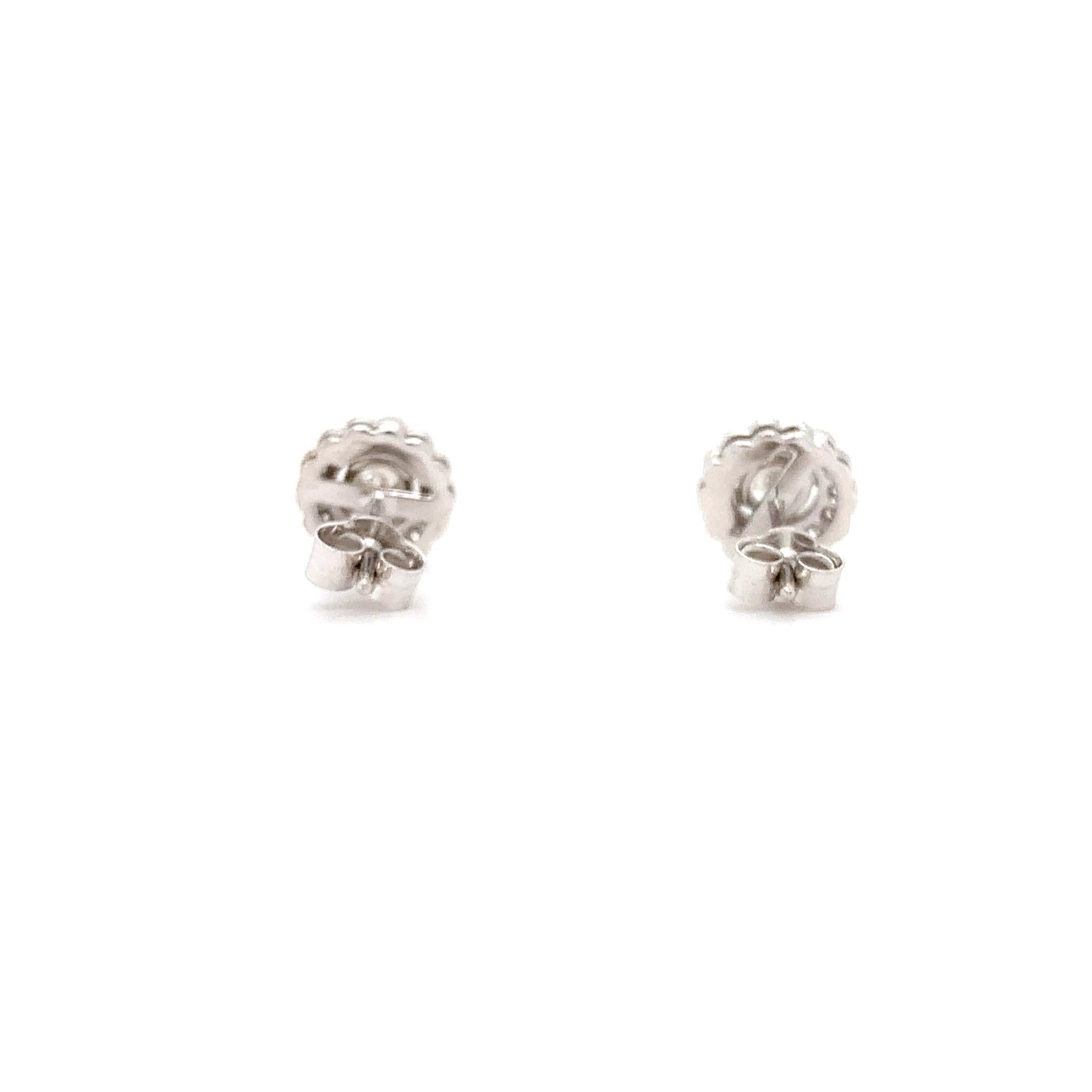 Pendientes halo de diamantes de oro blanco de 18k en venta 2
