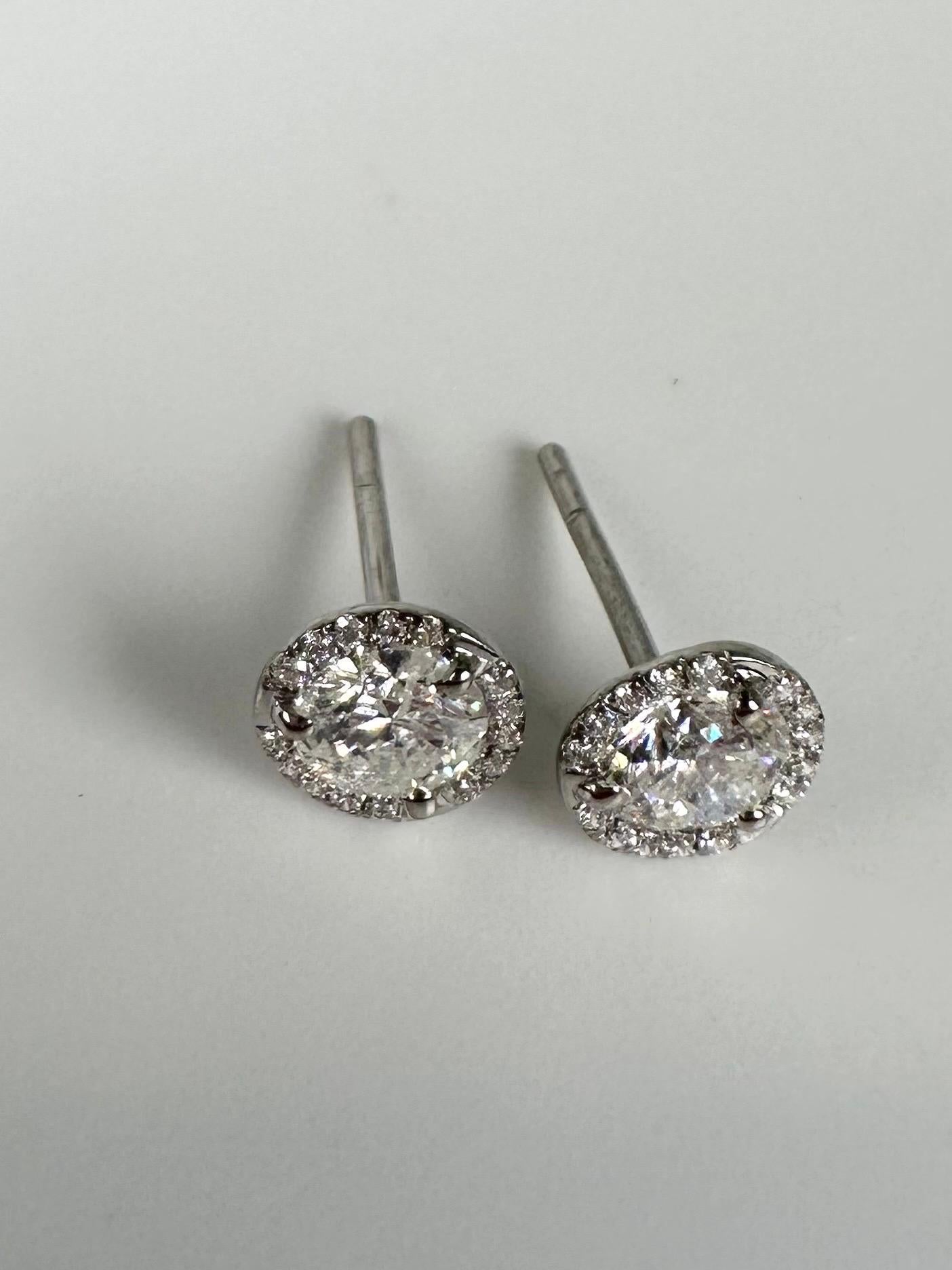 Diamond halo stud earrings 18KT white gold diamond earrings  For Sale 1