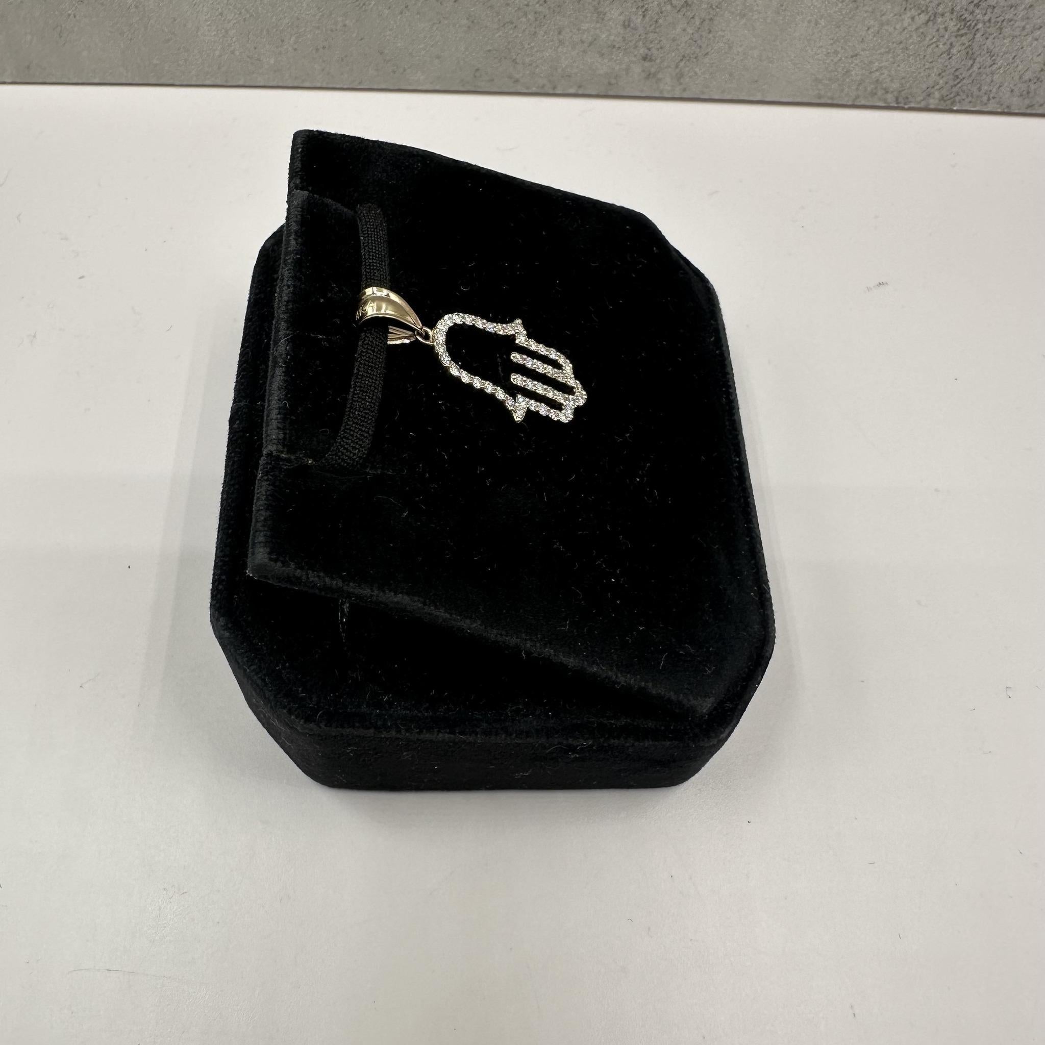 Diamant-Hamasa-Anhänger aus 14kt Gelbgold - 0,35ctw GH SI Diamanten, 19x14mm (Rundschliff) im Angebot