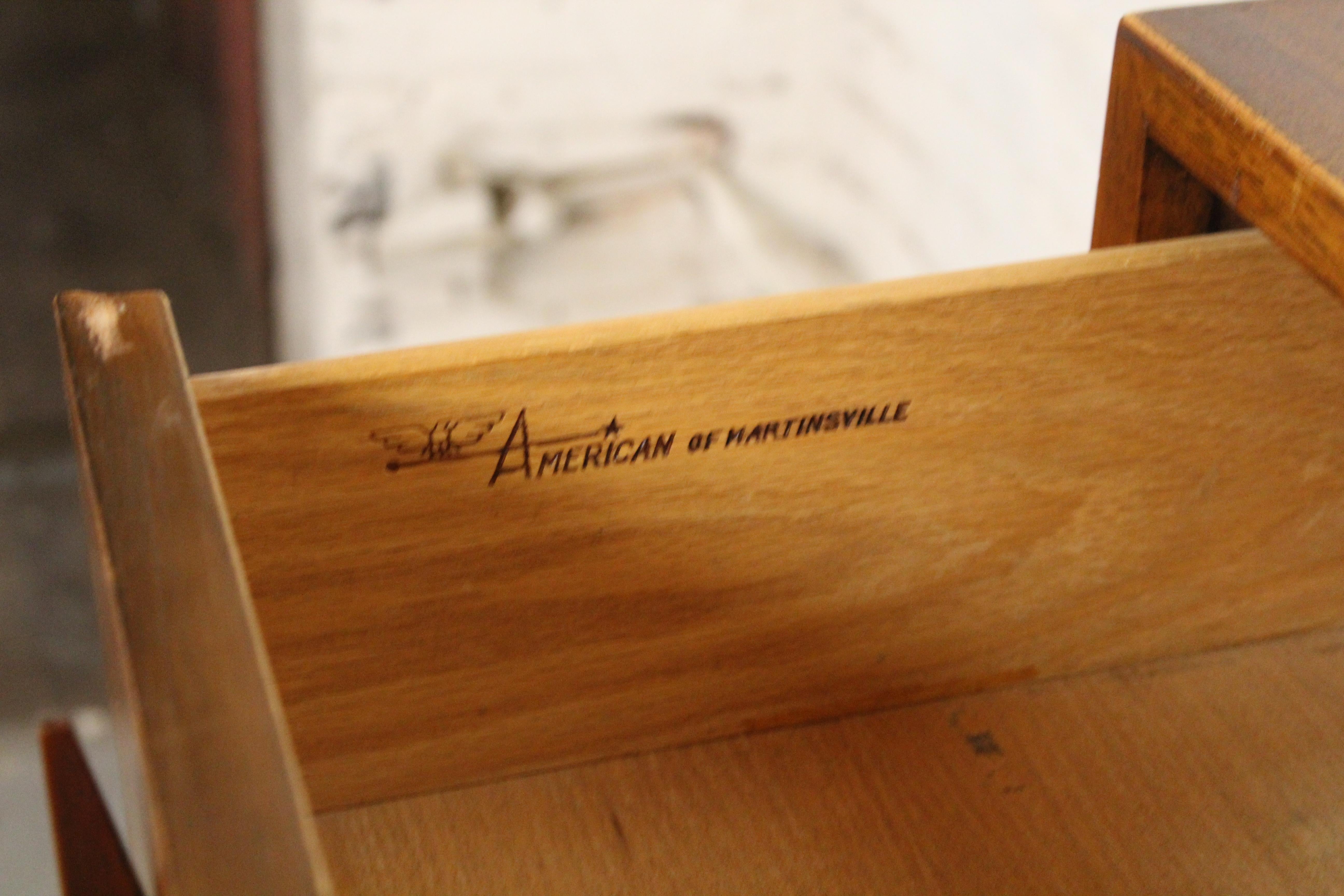 Diamond Handle Dresser by American of Martinsville In Good Condition For Sale In Brooklyn, NY
